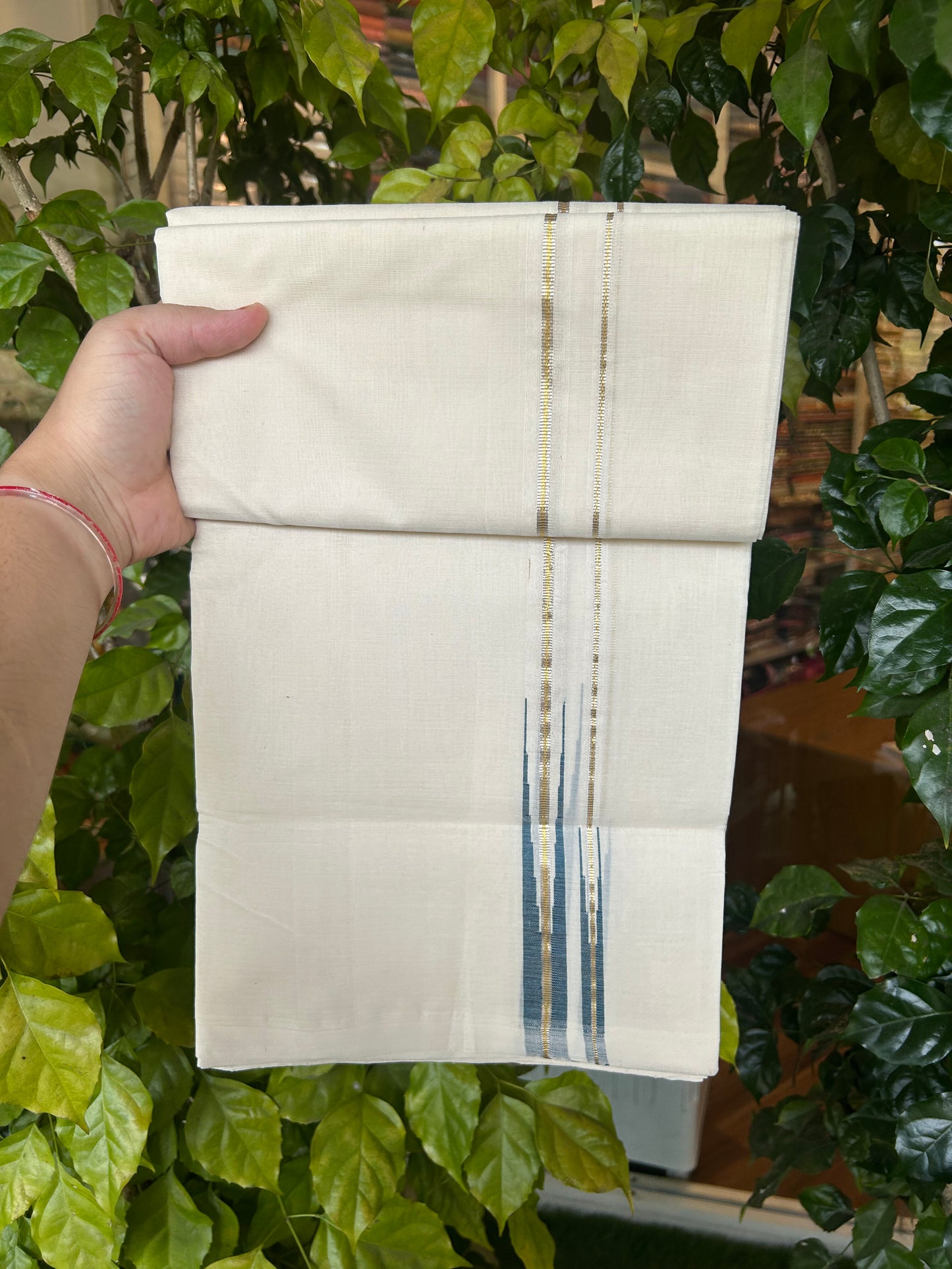 25% Discount ! KaithariKada Handloom Millpaav Kerala Handloom - 100% Pure Cotton Off White Double - (Unbleached) Mundu/Dothi - 80X90 - 1 inch Puliyilakkara Silver Gold Kasav & Peacock Blue Double chutty Kara 4 mtr (8.5 Muzham) - 2 KK5376 RAM
