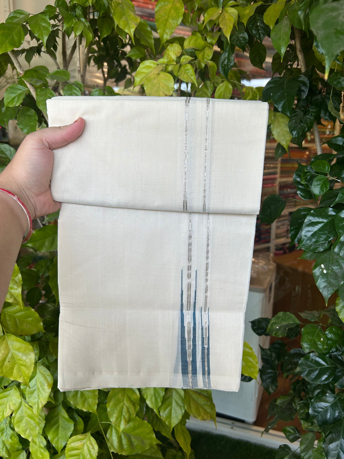 25% Discount! KaithariKada Handloom Millpaav Kerala Handloom - 100% Pure Cotton Off White Double (Unbleached) Mundu/Dothi - 80X90 -1 inch Puliyilakkara Silver Kasav & Peacock Blue Double chutty 4 mtr (8.5 Muzham) - 4 KK5376 RAM