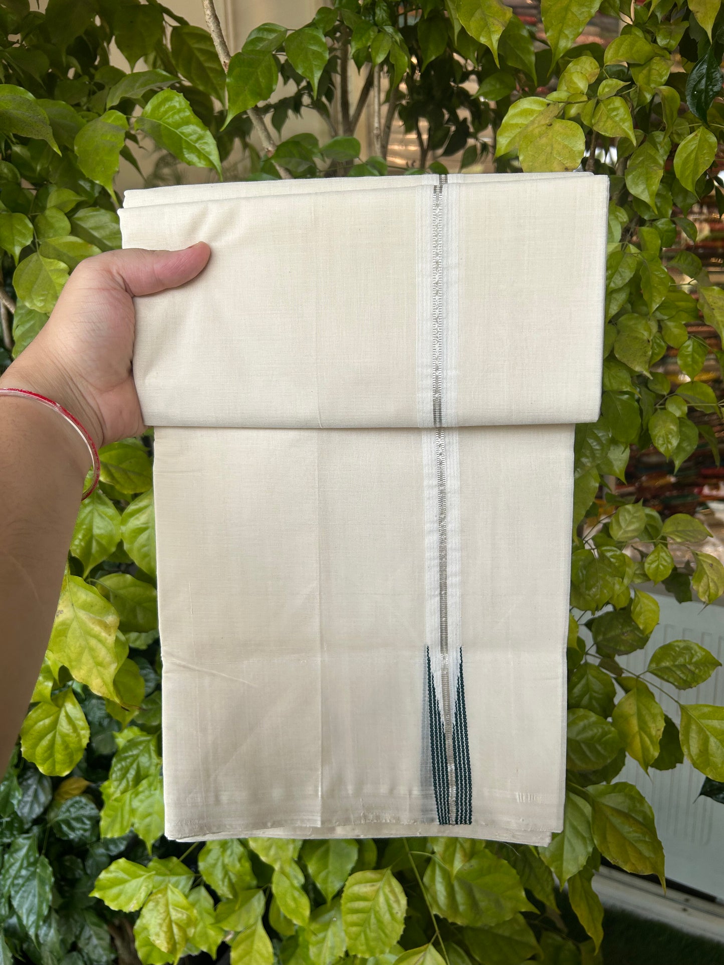 25% Discount ! KaithariKada Handloom Millpaav Kerala Handloom - 100% Pure Cotton Off White Double (Unbleached) Mundu/Dothi - 80X90 - 1 inch Puliyilakkara Silver Kasav & Bottle Green Stripes chutty Kara 4 mtr (8.5 Muzham) - 12 KK5376 RAM