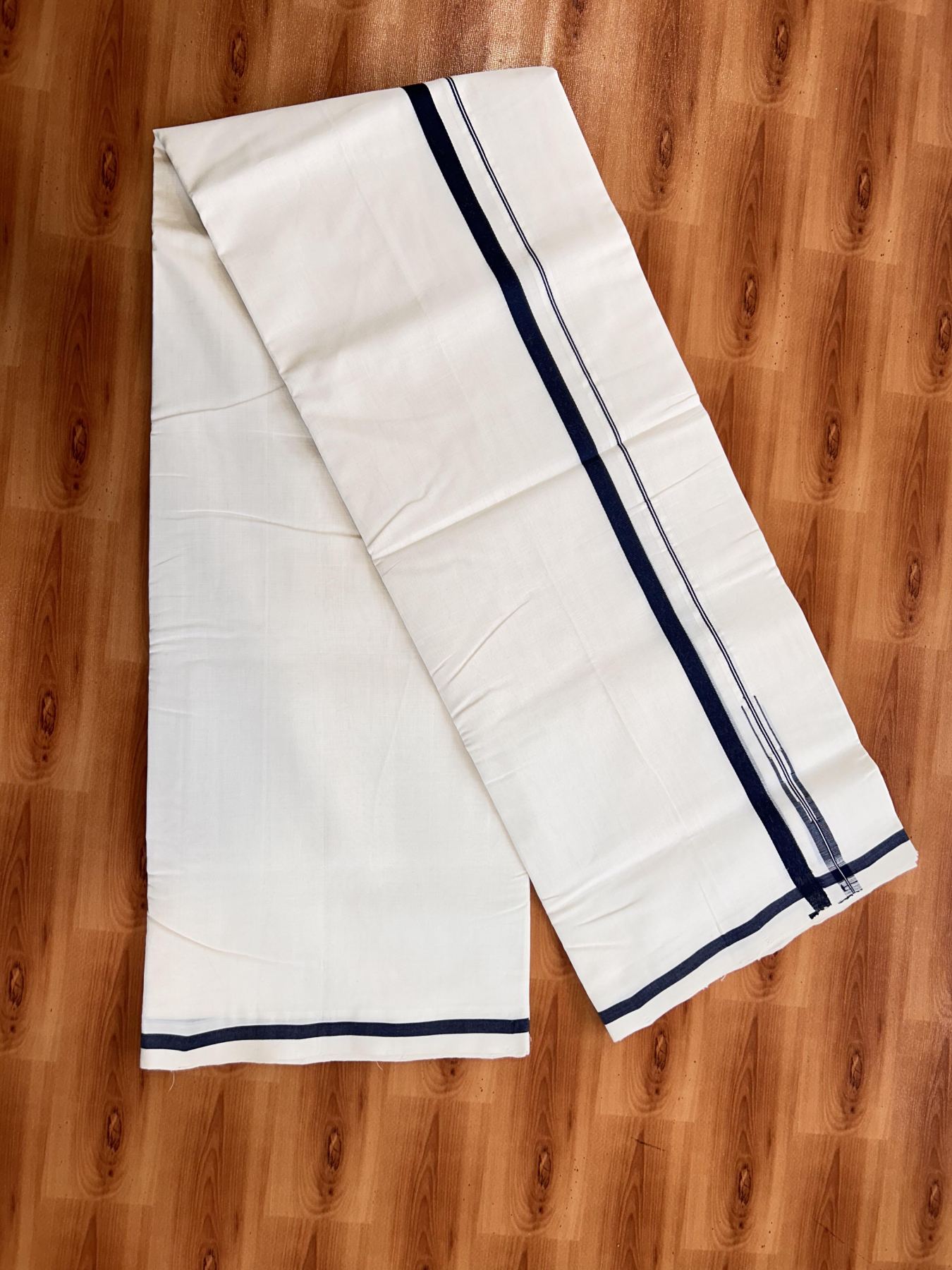 Double Off White (Unbleached) Mundu/Dhoti - 25% Discount!! KaithariKada Handloom Unakkupaav - Kerala Handloom - 100% Pure Cotton - 100x80 - 0.5 inch Navy Blue Chutty Kara 4 meter (8.5 muzham) - 12 KK5436 REA