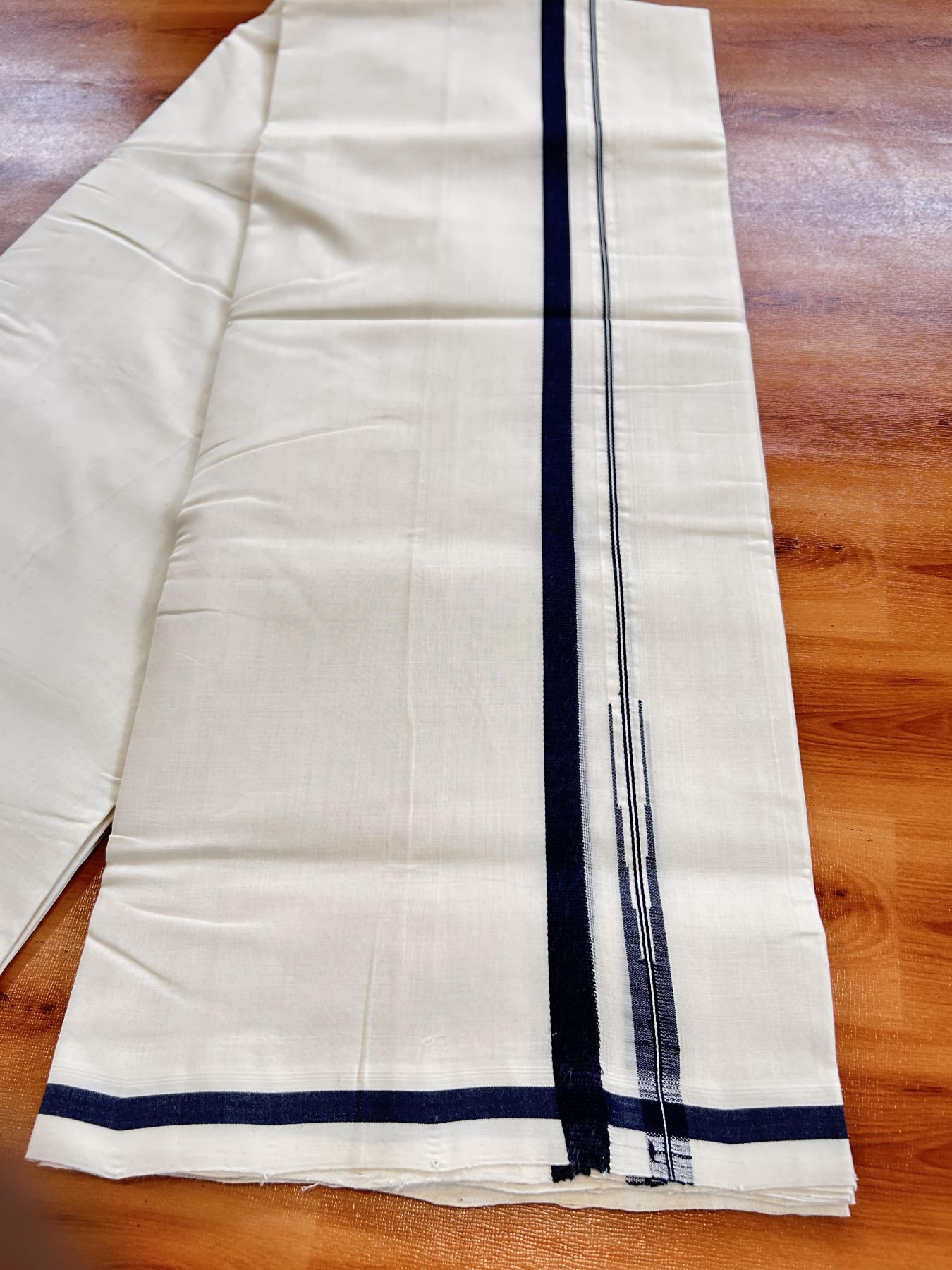 Double Off White (Unbleached) Mundu/Dhoti - 25% Discount!! KaithariKada Handloom Unakkupaav - Kerala Handloom - 100% Pure Cotton - 100x80 - 0.5 inch Navy Blue Chutty Kara 4 meter (8.5 muzham) - 12 KK5436 REA
