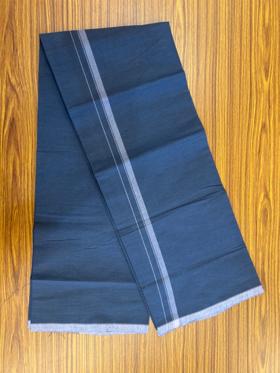 10% Discount ! Kaitharikada Pure Cotton - Kaily / Lungi - (40s) - 0.5 inch White Shaded Kara with Ash Blue colour body (2 meter / 4 muzham) - 2 KK8029 GAN