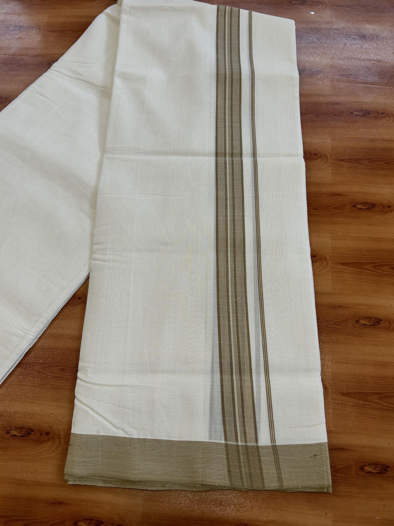 Double Off White (Unbleached) Mundu/Dhoti - 25% Discount!! KaithariKada Handloom Unakkupaav - Kerala Handloom - 100% Pure Cotton - 100x80 - 1.25 inch Walnut Brown & Cream Shaded Kara 4 meter (8.5 muzham) - 18 KK5436 REA