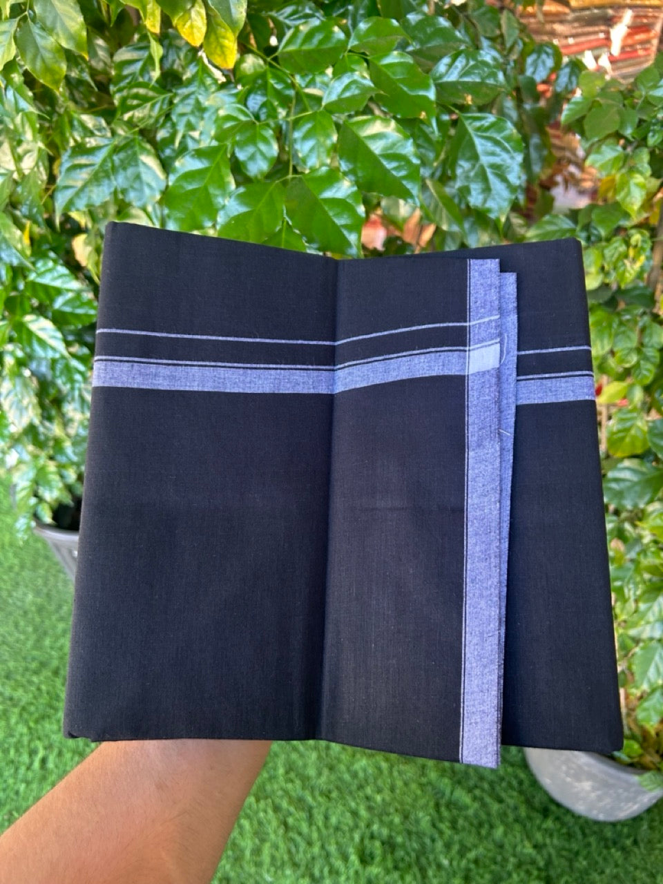 10% Discount ! Kaitharikada - Pure Cotton - Kaily / Lungi - (40s) - 0.5 inch White Shaded Kara with Black colour body (2 meter / 4 muzham) - 3 KK8029 GAN