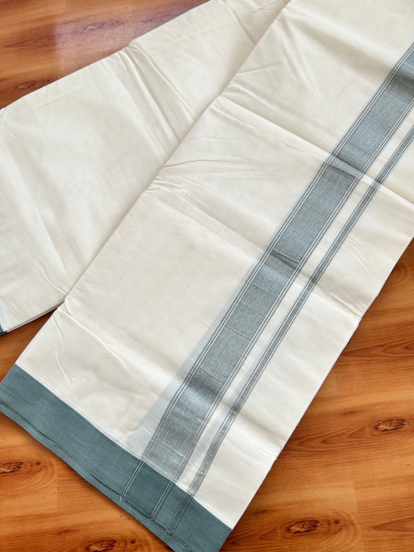 Double Off White (Unbleached) Mundu/Dhoti - 20% Discount! Kaitharikada Pure Cotton - 80x80 - 1.25 Inch Grey Green & Silver shaded Kara 4 mtr (8.5 muzham) - 20 KK5497 MRH