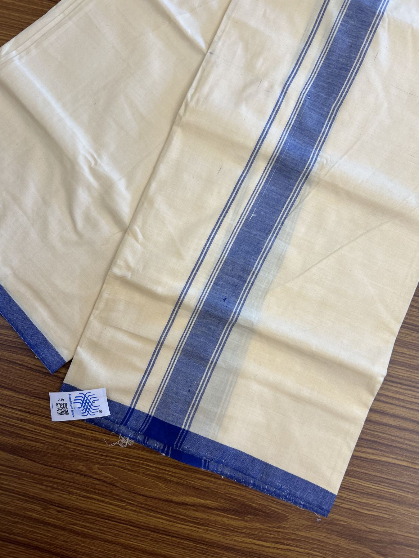 Kannur Kavi Dhoti - KaithariKada Balaramapuram Handloom Single Mundu/Dhoti - 100% Pure Cotton 2/80x2/80s Thread - Kannur Light Yellow colour Body 1.75 inch Blue Striped Kara - 40 KK8046 KAL