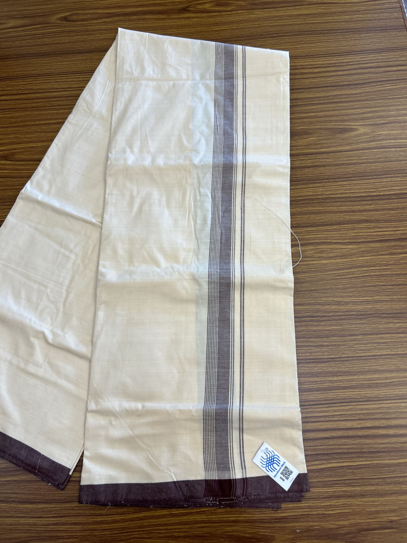 Kannur Kavi Dhoti - KaithariKada Balaramapuram Handloom Single Mundu/Dhoti - 100% Pure Cotton 2/80x2/80s Thread - Kannur Light Yellow colour Body 1.5 inch Brown Striped Kara - 42 KK8046 KAL