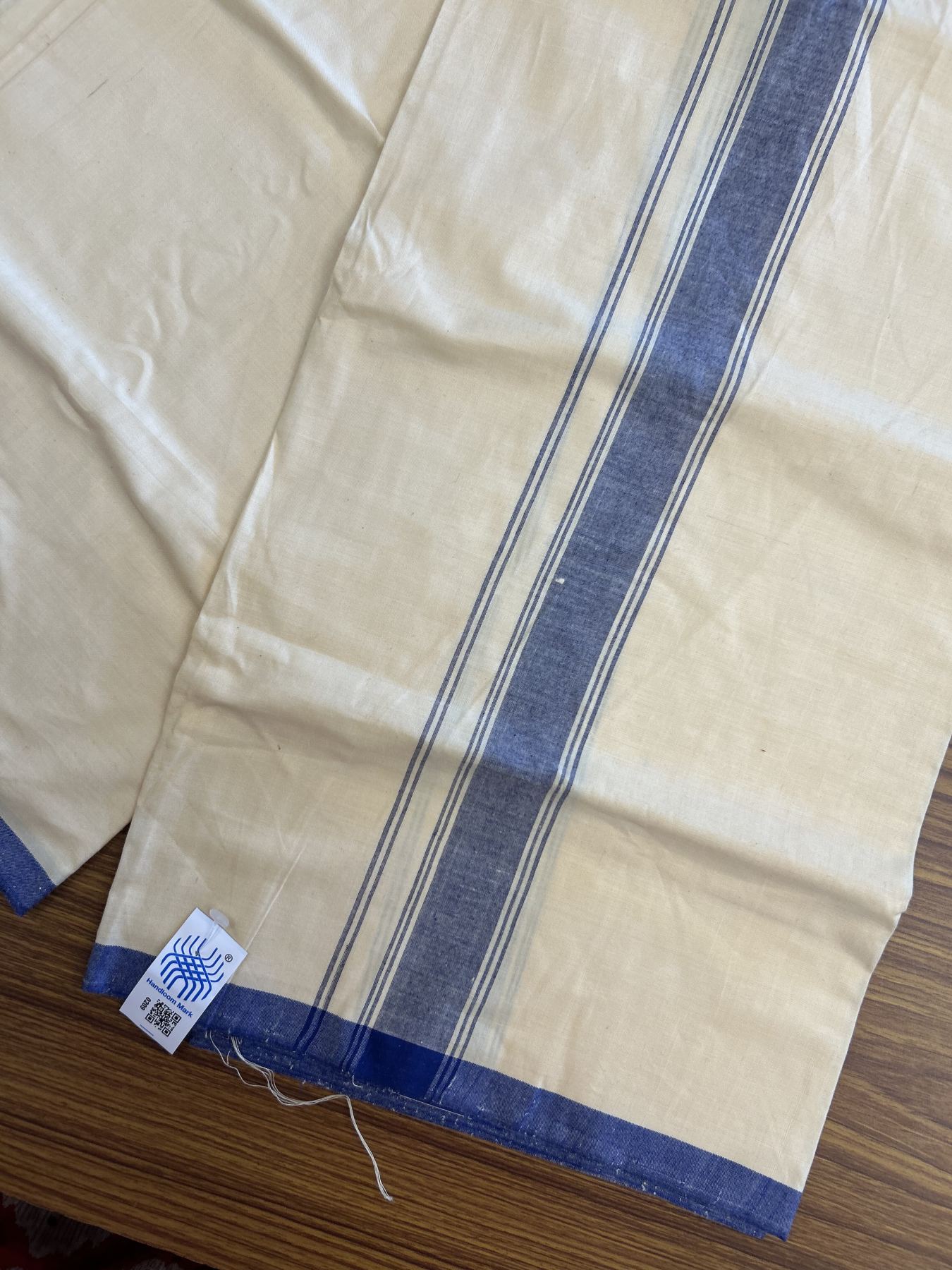 Kannur Kavi Dhoti - KaithariKada Balaramapuram Handloom Single Mundu/Dhoti - 100% Pure Cotton 2/80x2/80s Thread - Kannur Light Yellow colour Body 1.75 inch Blue Striped Kara - 41 KK8046 KAL