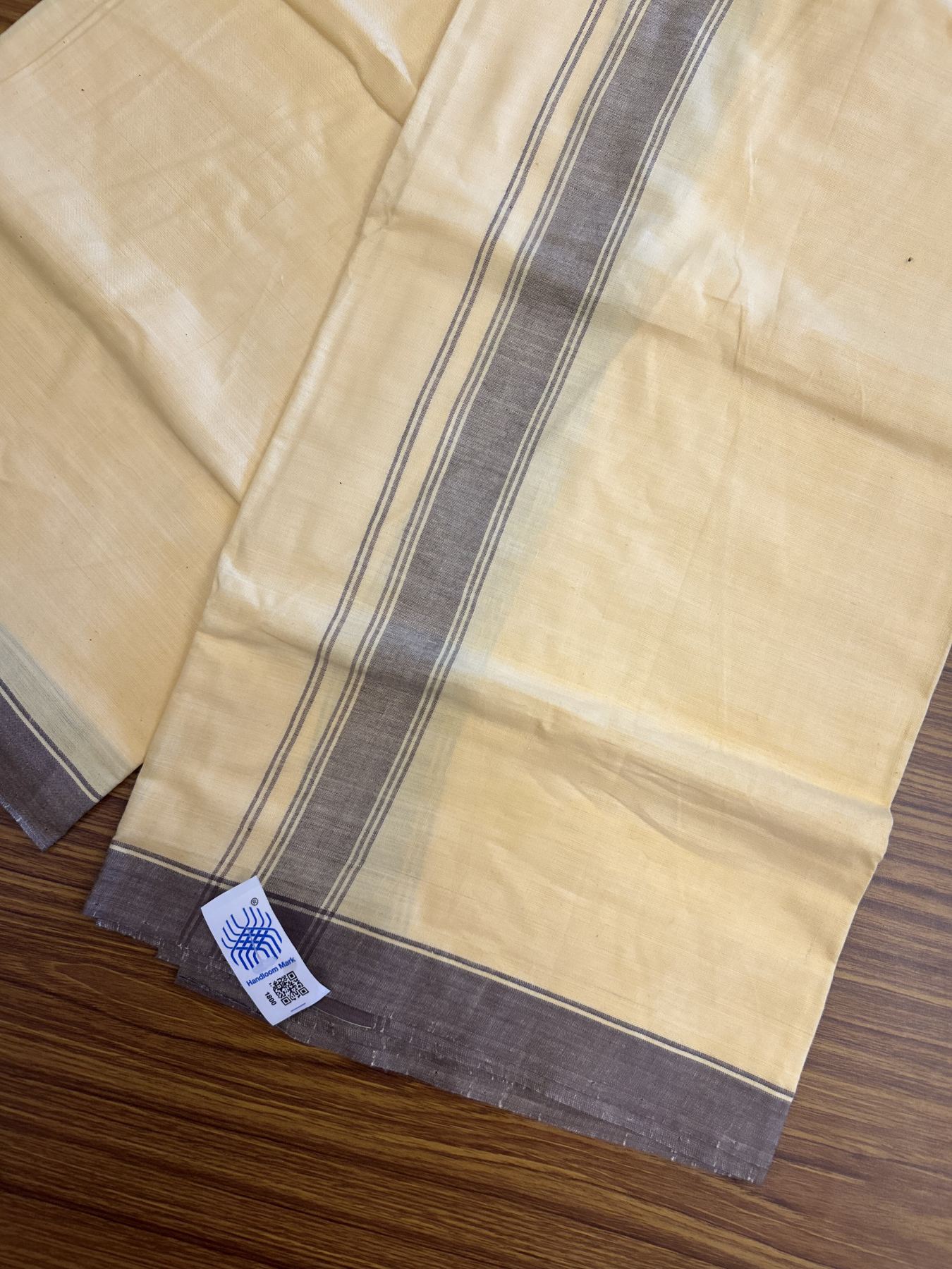 Kannur Kavi Dhoti - KaithariKada Balaramapuram Handloom Single Mundu/Dhoti - 100% Pure Cotton 2/60x40s Thread - Kannur Yellow colour Body 1.25 inch Brown Striped Kara - 46 KK8046 KAL