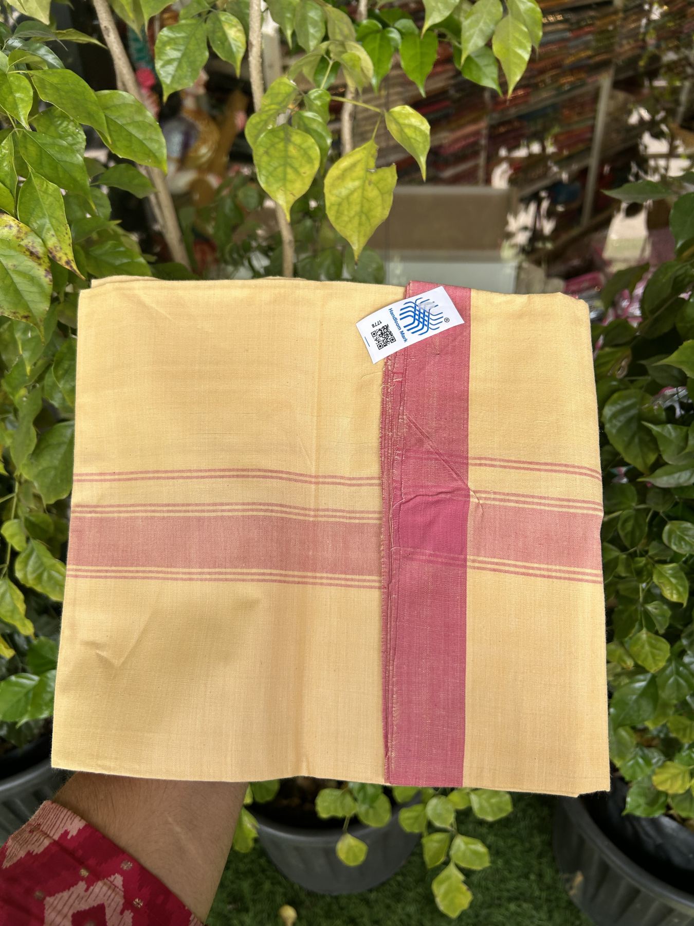 Kannur Kavi Dhoti - KaithariKada Balaramapuram Handloom Single Mundu/Dhoti - 100% Pure Cotton 2/60x40s Thread - Kannur Yellow colour Body 1.5 inch Wild Orchid Striped Kara - 48 KK8046 KAL