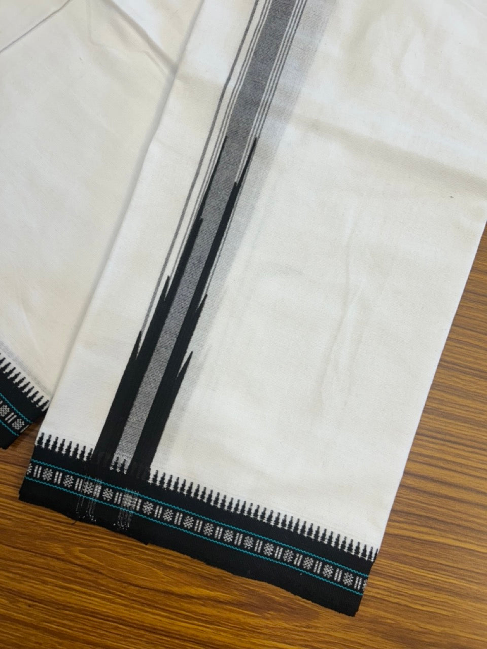 18% Discount!!! Kaitharikada Pure Cotton - Single Kaily / Lungi - 1.5 inch Puliyilakkara Black Striped Printed Chutty Kuppadam kara with White colour body (2 meter / 4 muzham) - 5KK8023 AS
