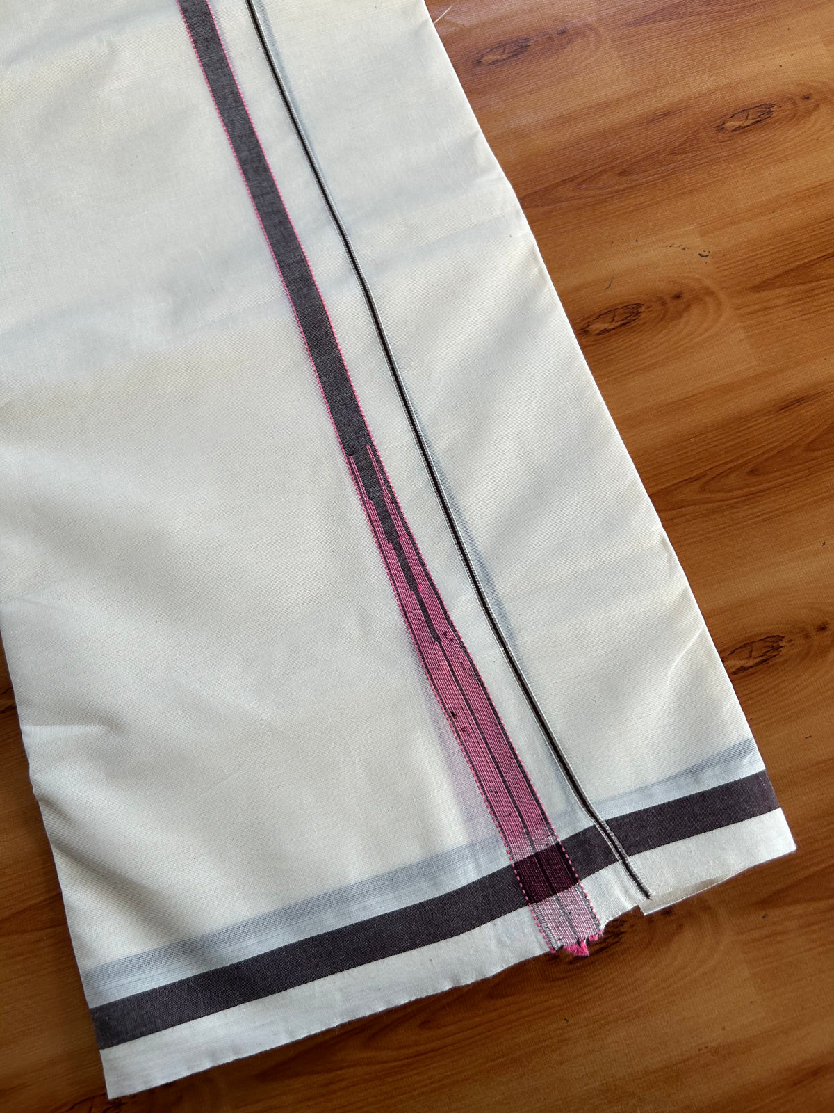 Double Off White (Unbleached) Mundu/Dhoti - 20% Discount!! KaithariKada Pulimood 100% Cotton 100X80 - 0.5 inch Puliyilakkara Silver Kasav Coffee Brown & Pink Striped Chutty Kara - 4 mtr (8.5 muzham) - 15 KK5548 VAS