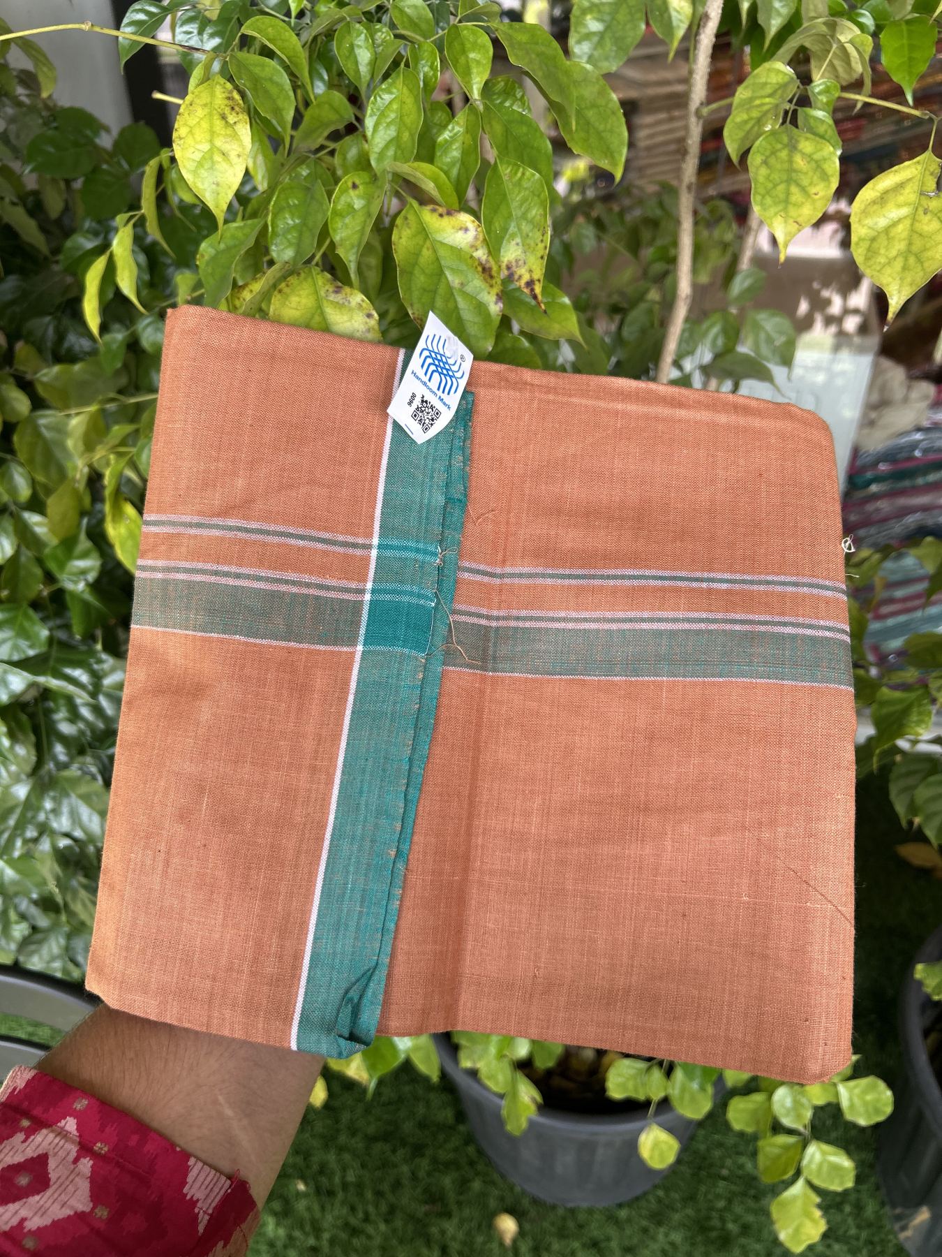 Kerala Handloom - Signature Kaitharikada - Government Sealed Hallmarked - 100% Pure Cotton 2/40x26s Thread - Single Mundu / Dhoti - 1 inch Green Striped Kara with Kavi colour Body - 7 KK8046 KAL