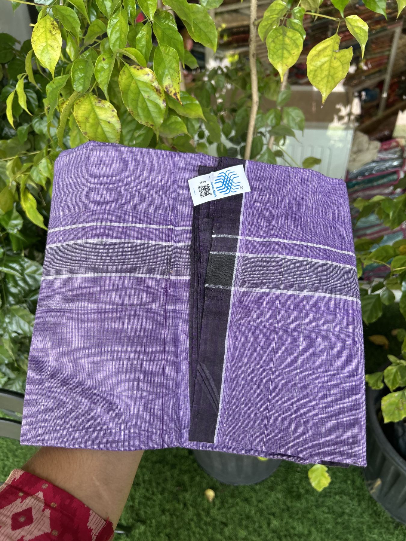 Kerala Handloom - Signature Kaitharikada - Government Sealed Hallmarked - 100% Pure Cotton 2/60x40s Thread - Single Mundu / Dhoti - 1.25 inch Dark Purple Shaded Striped Kara with Violet colour Body - 16 KK8046 KAL