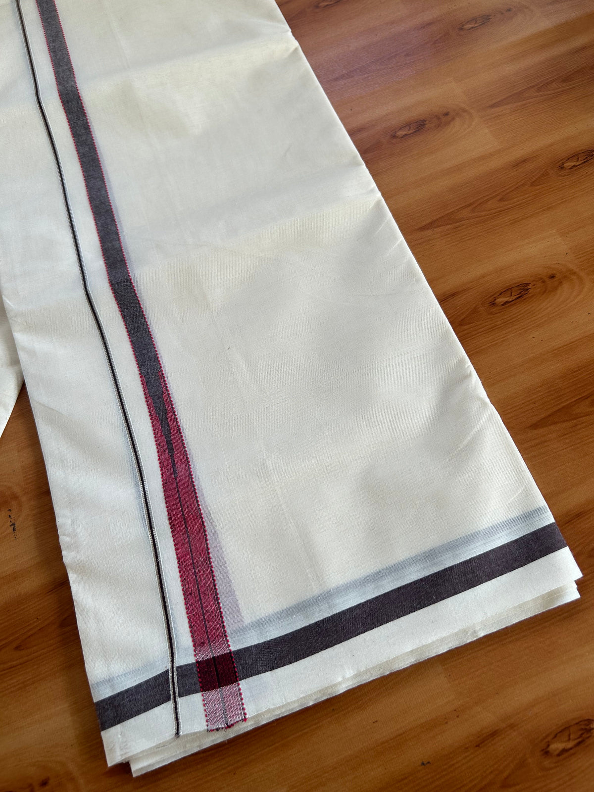 Double Off White (Unbleached) Mundu/Dhoti - 20% Discount!! KaithariKada Pulimood 100% Cotton 100X80 - 0.5 inch Puliyilakkara Silver Kasav Brown & Red Striped Chutty Kara - 4 mtr (8.5 muzham) - 13 KK5548 VAS