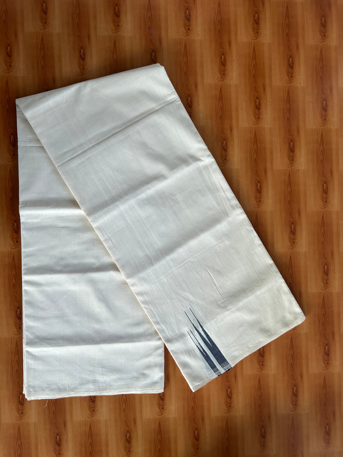Double Off White (Unbleached) Mundu/Dhoti - 25% Discount! KaithariKada Handloom Unakkupaav Kerala Handloom - Pure Cotton - 80x90 - 1 cm Puliyilakkara Navy Blue Chutty Kara 4.50 Meters (10 Muzham) - 11 KK5551 STH