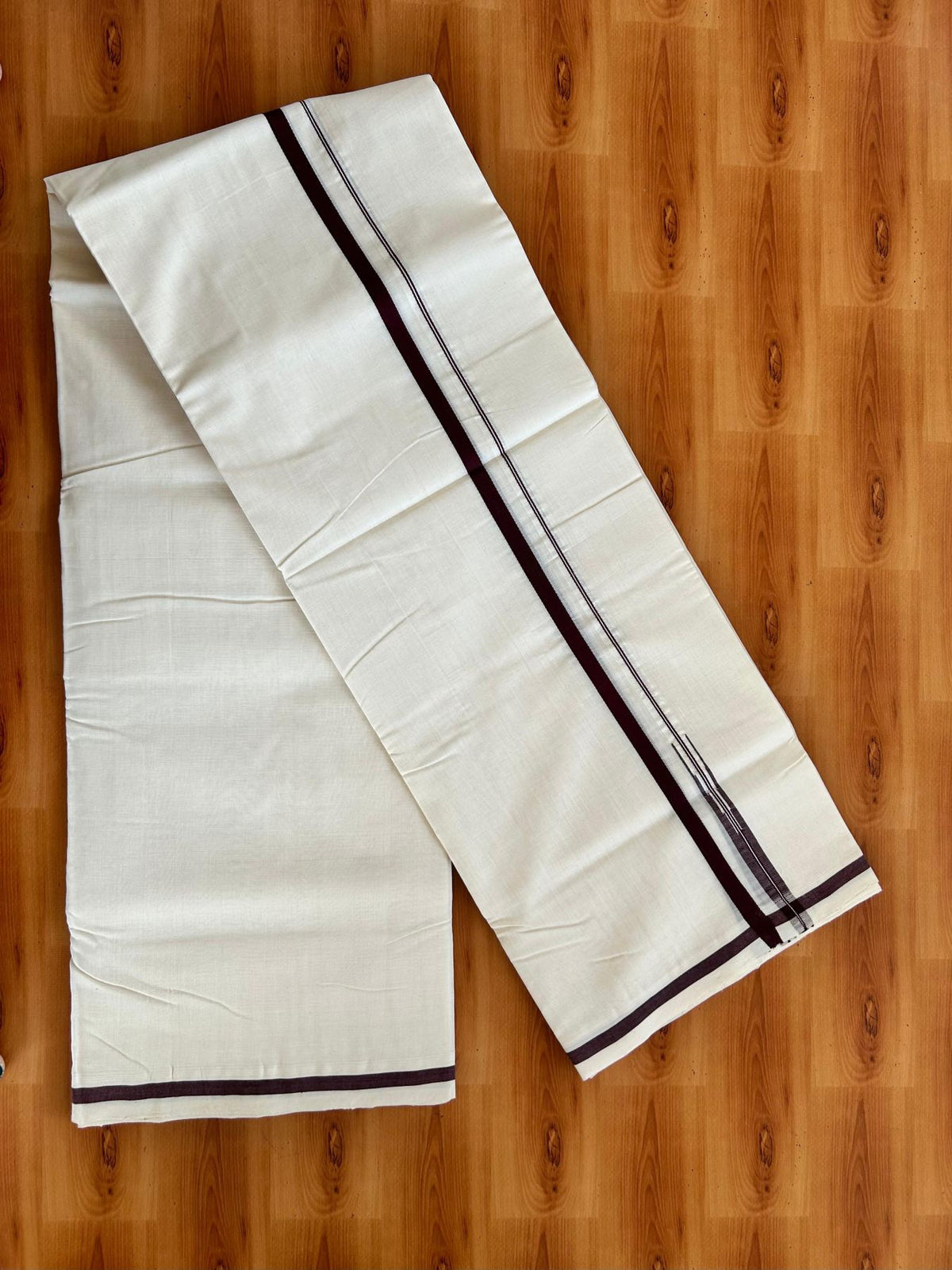 Double Off White (Unbleached) Mundu/Dhoti - 25% Discount!! KaithariKada Handloom Unakkupaav - 100% Pure Cotton - 100x80 - 1 inch Puliyilakkara Dark Maroon Chutty 3.80 meter (8 muzham) - 29 KK5498 REA