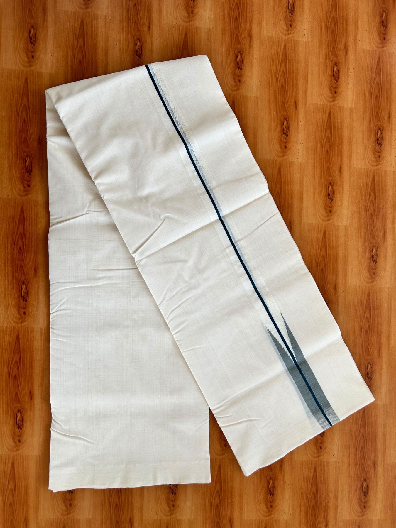 Short Dhoti Special! Double Off White Dhoti - 25% Discount! KaithariKada Kerala Handloom Unakkupaav - 100% Pure Cotton 100x80 - 46 inches Height - 1.25 inch Dark Green & Sage Green Puliyilakkara Chutty 3.60 mtr (8 muzham) - 5 KK5498 REA