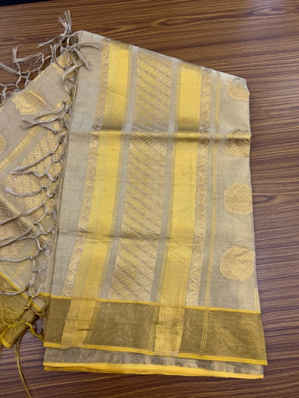 35% Discount! Kaitharikada Kerala Saree for Women 100% Pure Cotton - Kasavu Tissue - Gold Kasavu DESIGN WITH KUNJALAM Kara - 1 KK7156 PMC