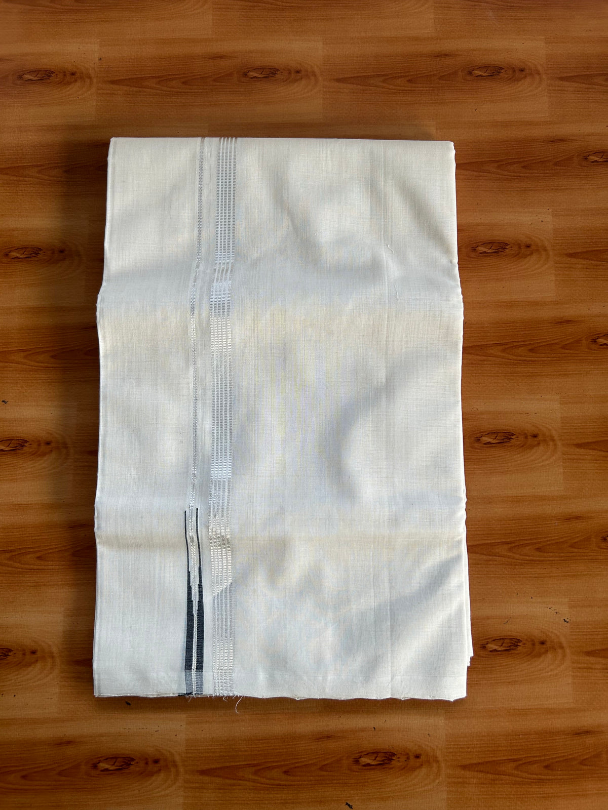 Double Off White (Unbleached) Mundu/Dhoti - 25% Discount! KaithariKada Handloom Unakkupaav Kerala Handloom - Pure Cotton - 80x90 - 1.5 cm Puliyilakkara Silver Kasav & Black Chutty Kara 4 Mtr (8.5 Muzham) - 7 KK5551 STH