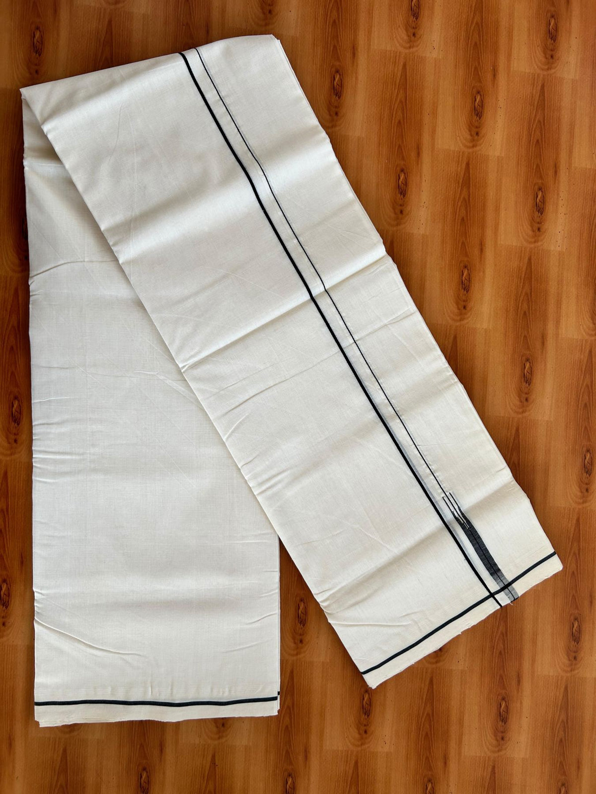 Double Off White (Unbleached) Mundu/Dhoti - 25% Discount!! KaithariKada Handloom Unakkupaav - 100% Pure Cotton - 100x80 - 0.5 cm Puliyilakkara Black Chutty 3.80 meter (8 muzham) - 31 KK5498 REA