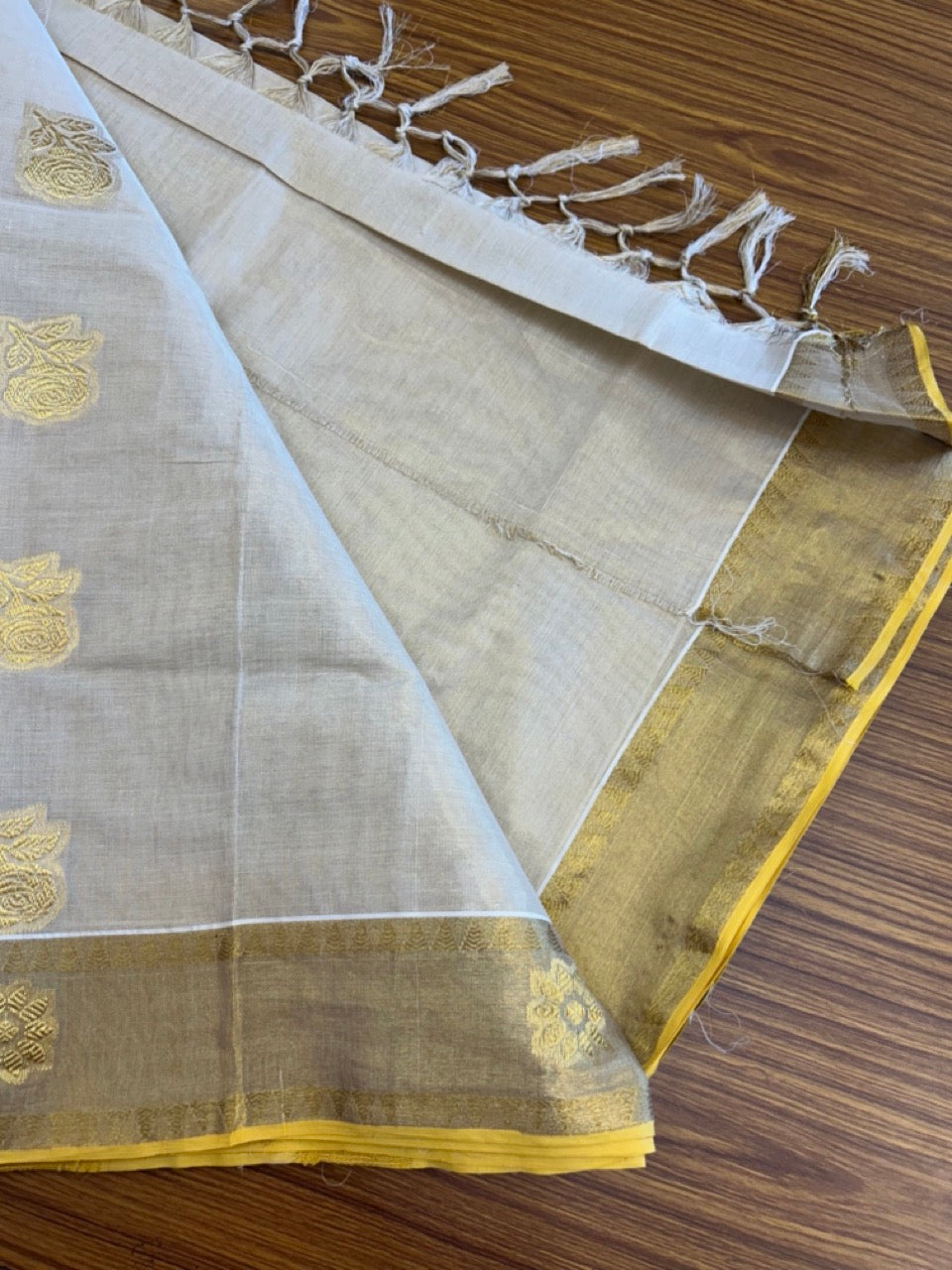 39% Discount! Kaitharikada Kerala Saree for Women 100% Pure Cotton - Kasavu Tissue - Gold Kasavu DESIGN WITH KUNJALAM Kara - 3 KK7156 PMC