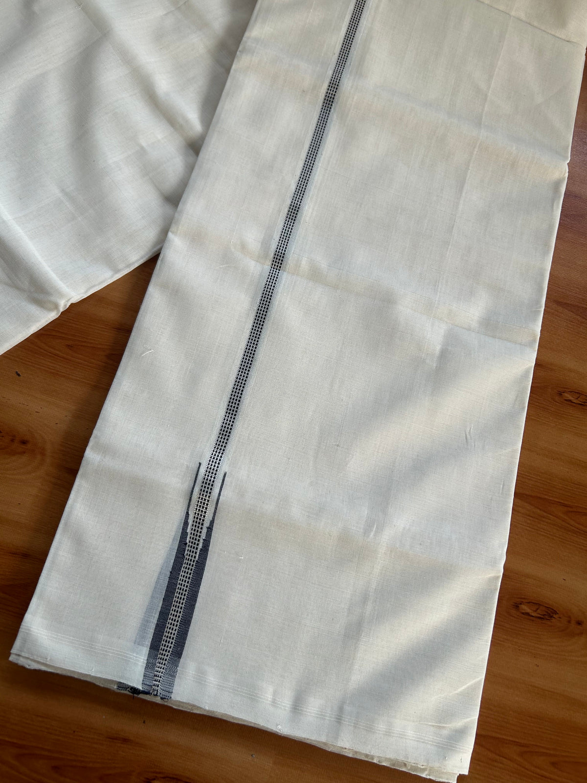 Double Off White (Unbleached) Mundu/Dhoti - 25% Discount! KaithariKada Handloom Unakkupaav Kerala Handloom - Pure Cotton - 80x90 - 1 cm Puliyilakkara Silver Kasav & Black Chutty Kara 4 Mtr (8.5 Muzham) - 8 KK5551 STH