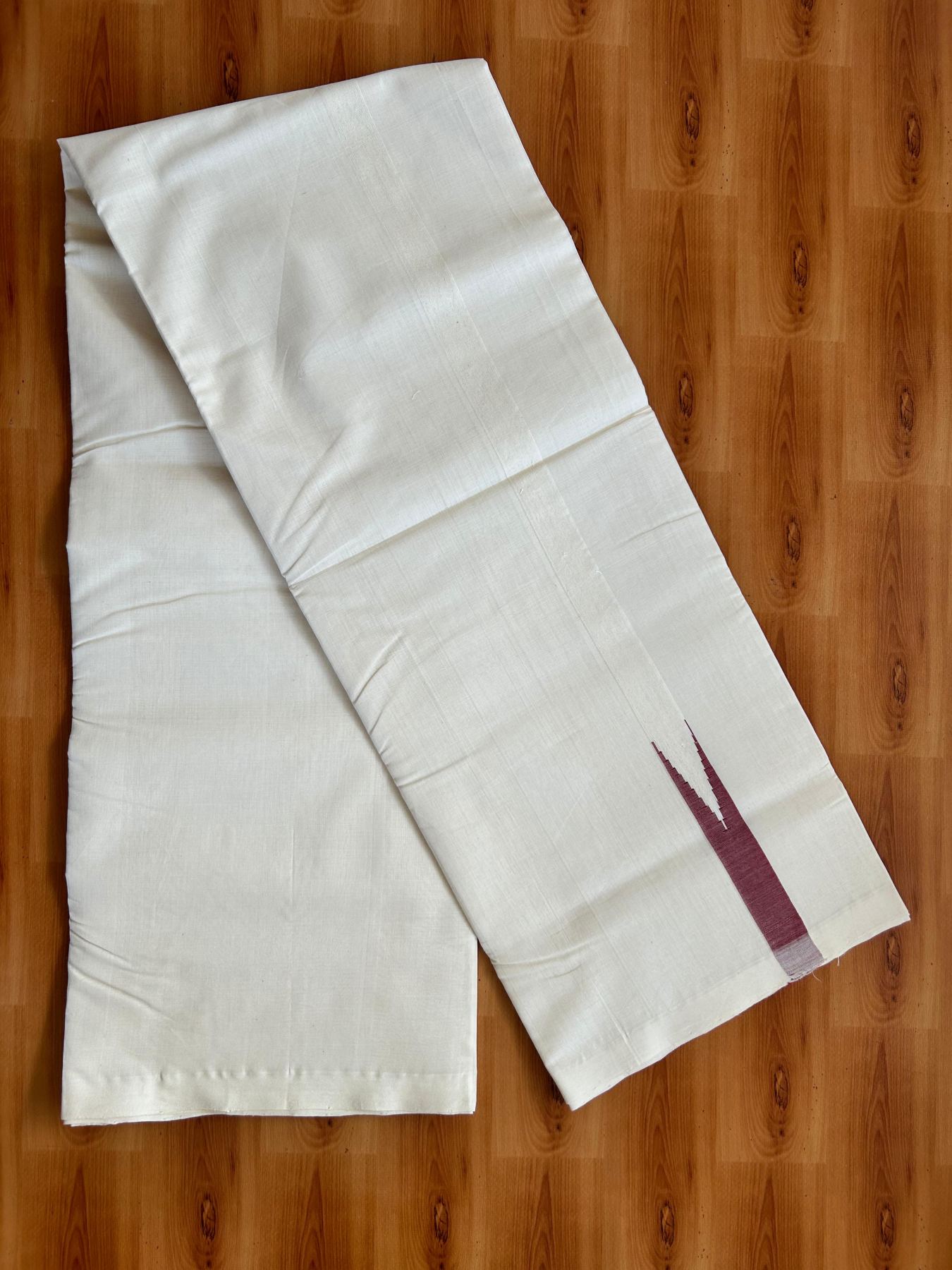 Double Off White (Unbleached) Mundu/Dhoti - 25% Discount!! KaithariKada Handloom Unakkupaav - 100% Pure Cotton - 100x80 - 1 inch Puliyilakkara Reddish Maroon Chutty 4 meter (8.5 muzham) - 26 KK5498 REA