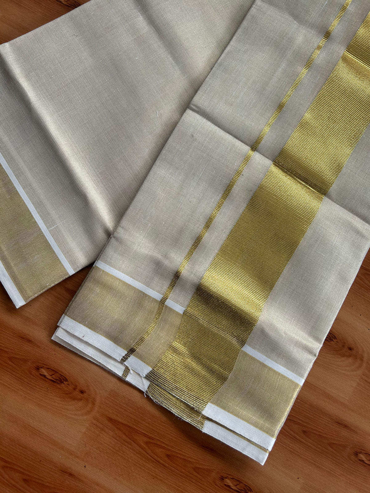 Neriyath Tissue - KaithariKada Pulomood - Mixed Cotton - 60s - 2 Inch Gold Kasav Kara With Tissue Body - 2 mtr (4 muzham) - 2 KK5550 GAN
