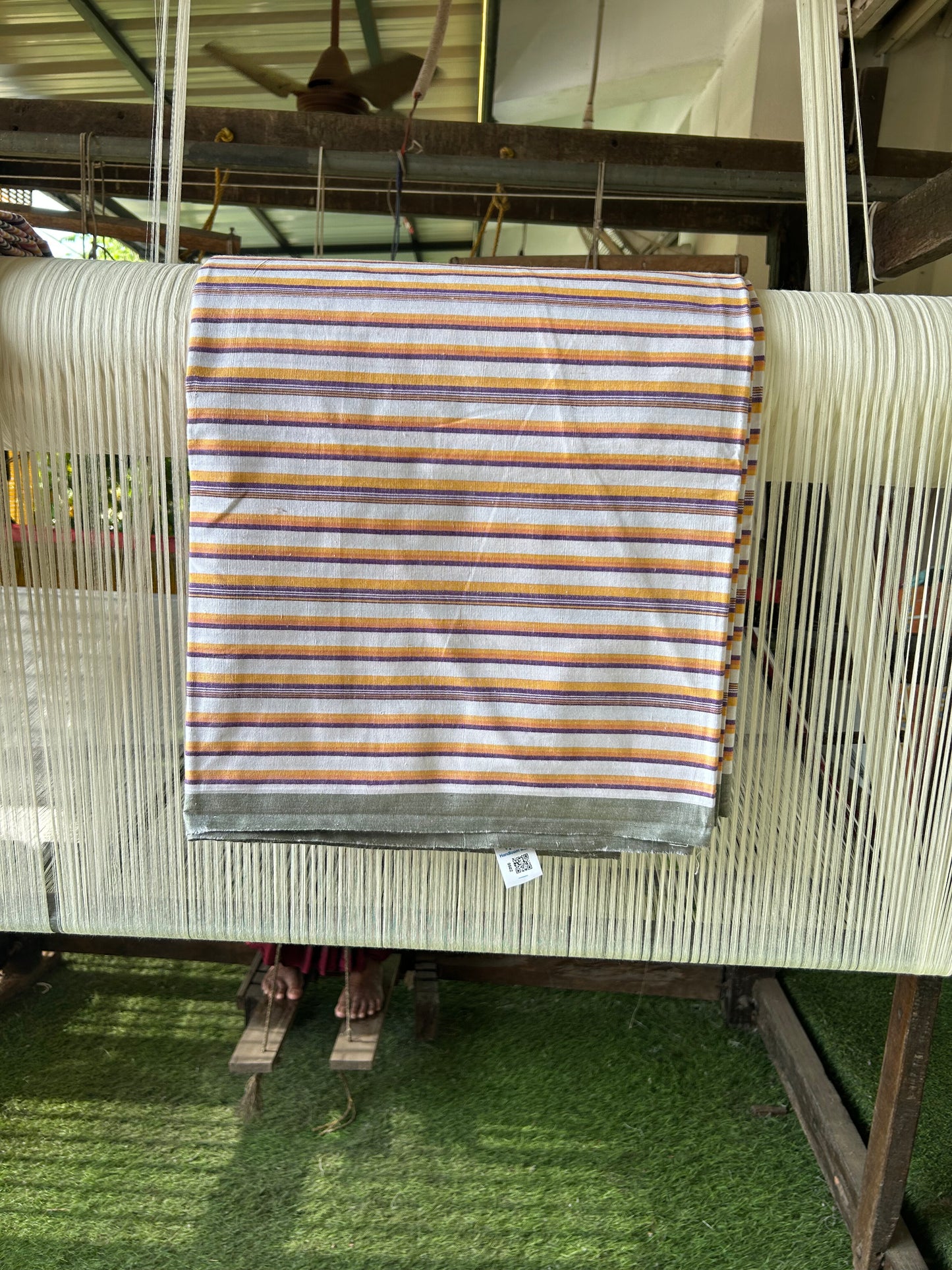 Handloom Bedsheet -  Pure Cotton - 10% Discount !! Kaitharikada - Yellow & Violet Striped Colour Body - 5 KK3000 KAL