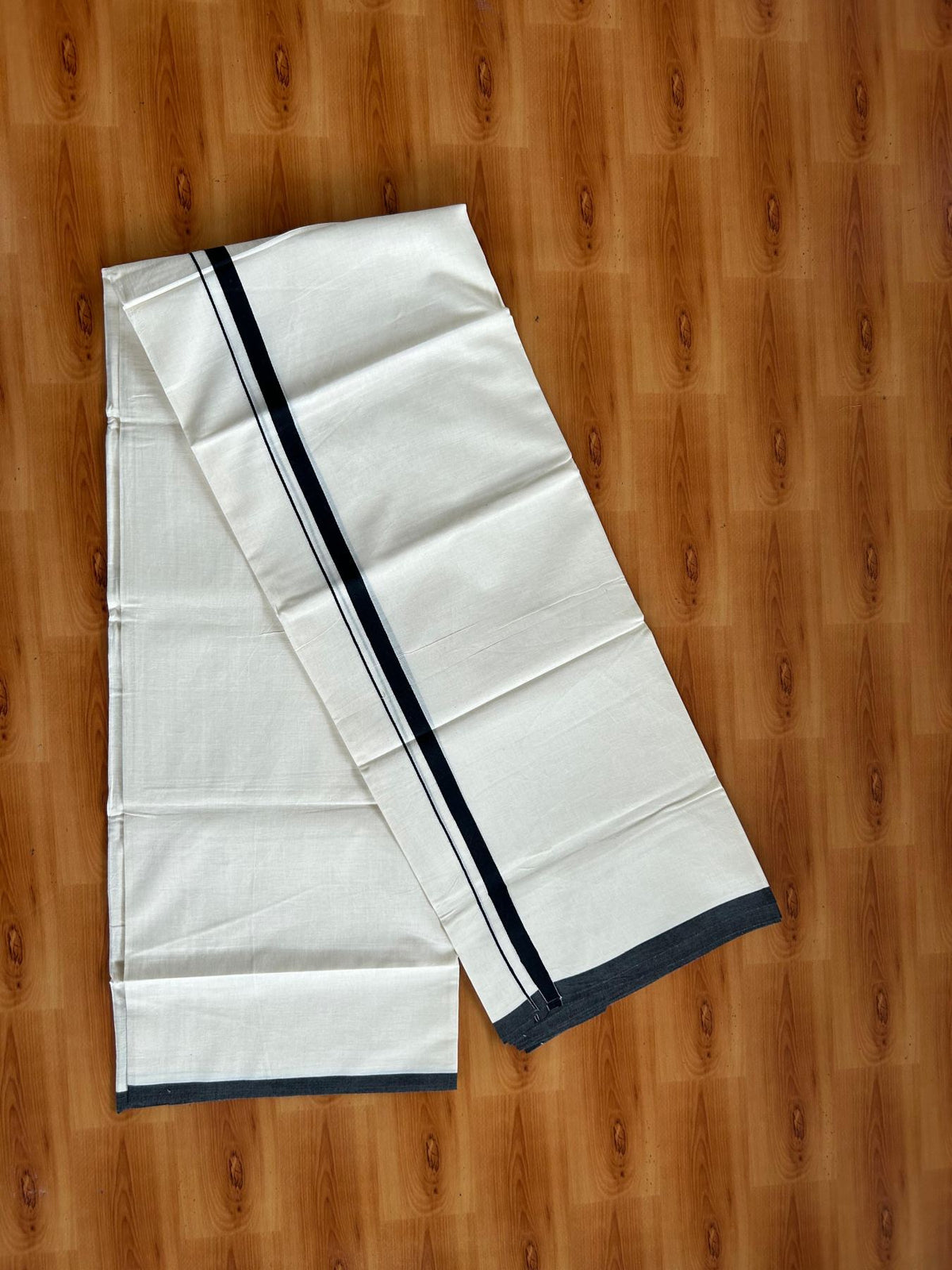 Double Off White (Unbleached) Mundu/Dhoti - 20% Discount!! KaithariKada Pulimood 100% Cotton 80s - 0.5 inch Puliyilakkara Black colour Kara - 3.90 mtr (8.5 muzham) - 23 KK5548 VAS