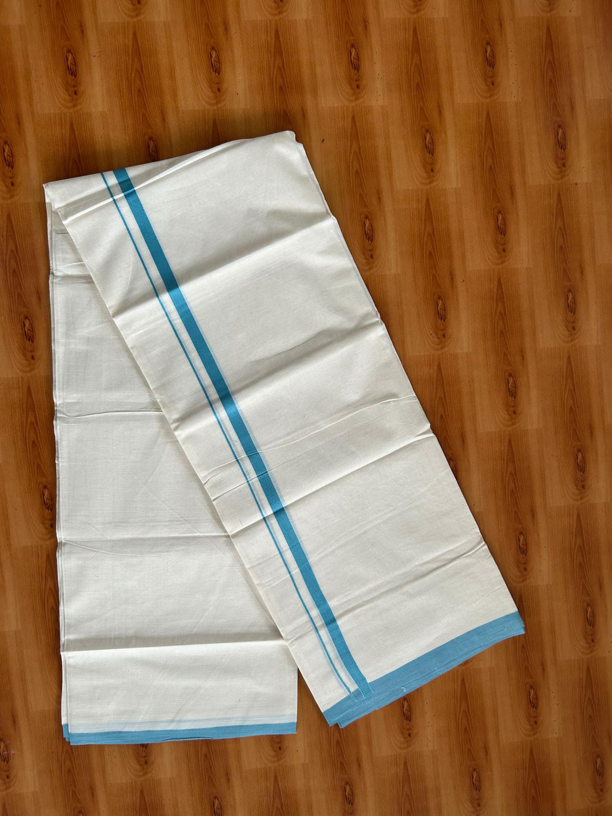 Double Off White (Unbleached) Mundu/Dhoti - 20% Discount!! KaithariKada Pulimood 100% Cotton 80s - 0.5 inch Puliyilakkara Cyan Blue colour Kara - 3.90 mtr (8.5 muzham) - 26 KK5548 VAS