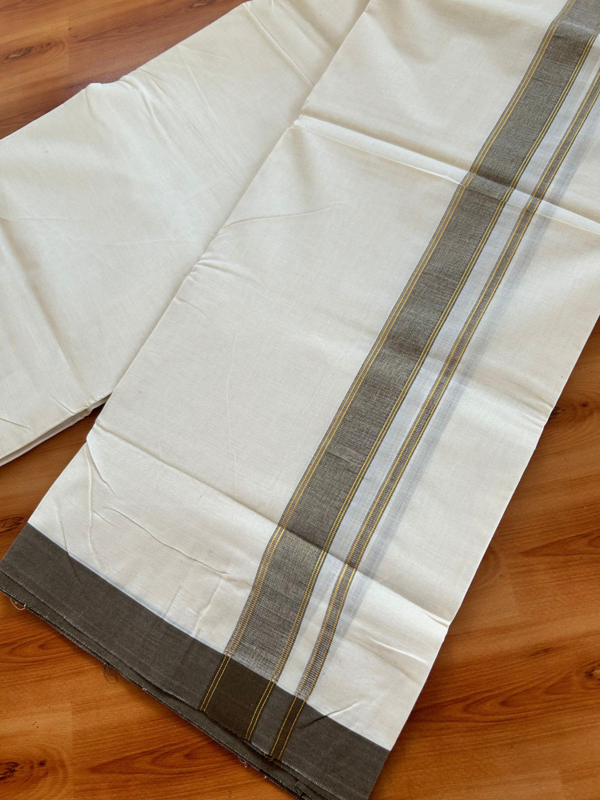 Double Off White (Unbleached) Mundu/Dhoti - 20% Discount! Kaitharikada Pure Cotton - 80x80 - 1.25 Inch Walnut Brown & Gold Kasav shaded Kara 4 mtr (8.5 muzham) - 24 KK5497 MRH