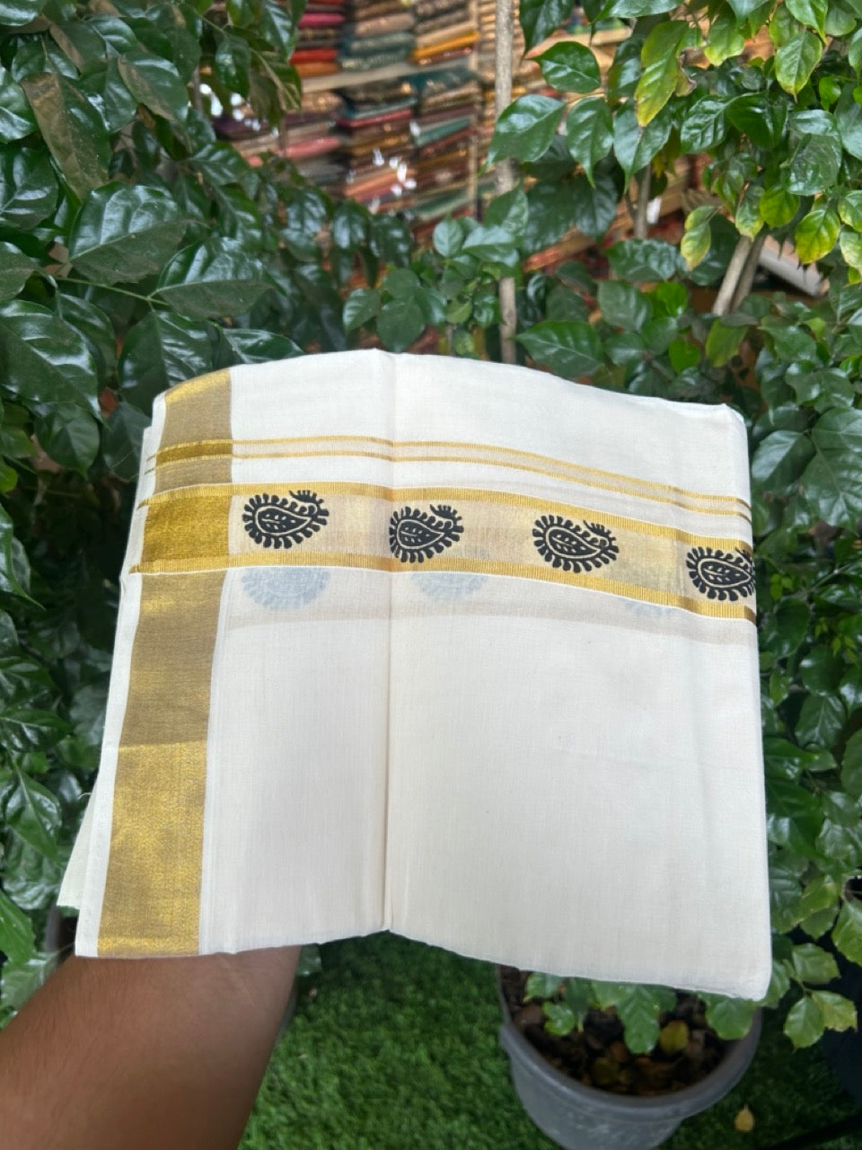20% Discount!! KaithariKada Balaramapuram 100% Cotton DOUBLE OFF WHITE - (Ubleached) Mundu/Dhoti - 80x90 - 1.5 inch Gold Kasavu & Black Printed Design Kara - 8 KK5292 GAN