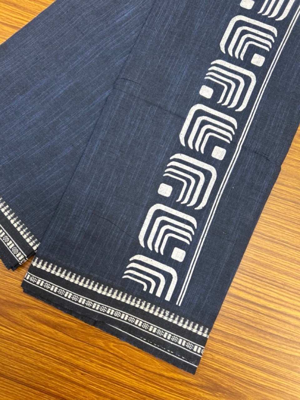 Kaitharikada - Polyster + Cotton - 20s twisted - Single Kaily / Lungi - 2.5 inch White Printed Kuppadam Border with Blue colour body (2 meter / 4 muzham) -  1 KK8038 GAN
