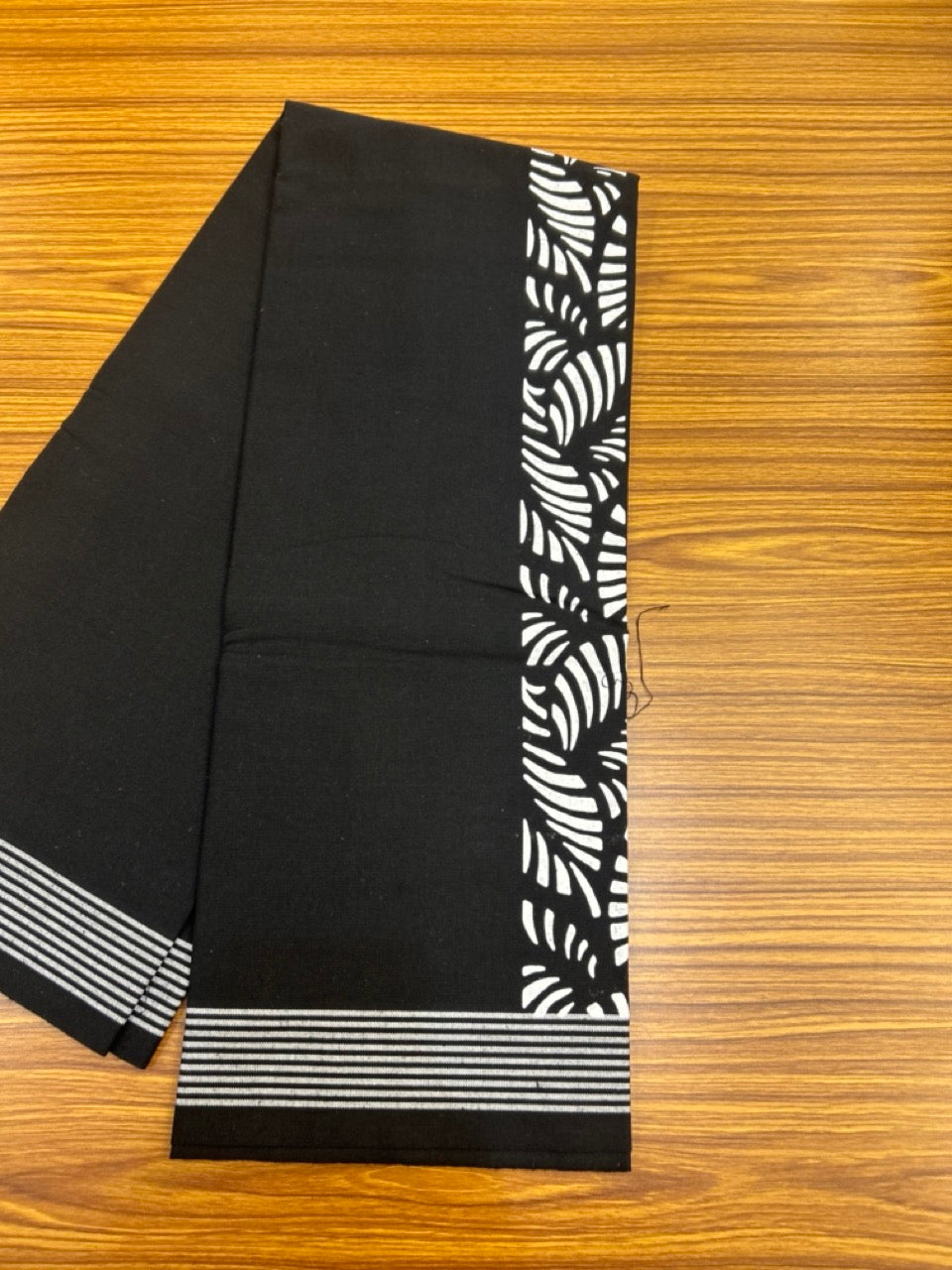 Kaitharikada - Polyster + Cotton - 20s twisted - Single Kaily / Lungi - 2.5 inch White Printed Kuppadam Border with Black colour body (2 meter / 4 muzham) -  2 KK8038 GAN