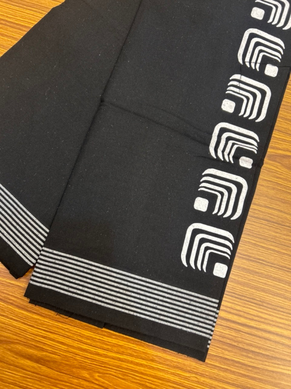 Kaitharikada - Polyster + Cotton - 20s twisted - Single Kaily / Lungi - 2.25 inch White Printed Kuppadam Border with Black colour body (2 meter / 4 muzham) -  3 KK8038 GAN