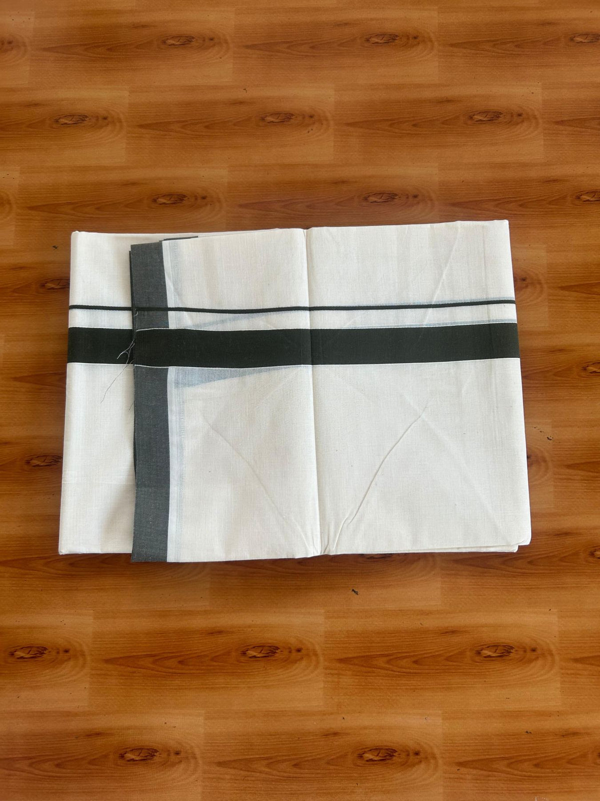 Double Off White (Unbleached) Mundu/Dhoti - 20% Discount!! KaithariKada Pulimood 100% Cotton 80x72 - 1 inch Puliyilakkara Olive Green Colour Kara - 4 mtr (8.5 muzham) -  3 KK5553 STH