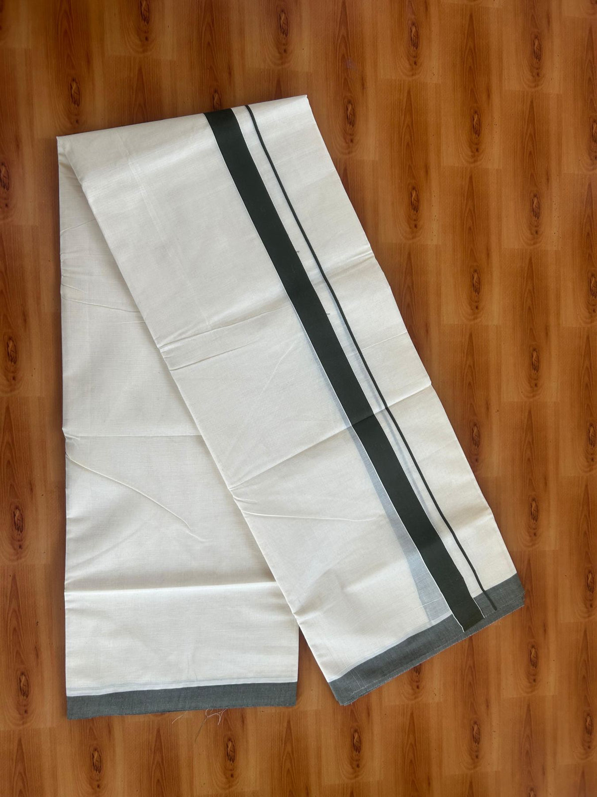 Double Off White (Unbleached) Mundu/Dhoti - 20% Discount!! KaithariKada Pulimood 100% Cotton 80x72 - 1 inch Puliyilakkara Olive Green Colour Kara - 4 mtr (8.5 muzham) -  3 KK5553 STH
