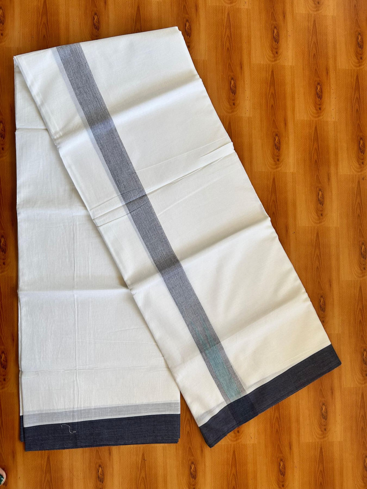 Double Pure White Mundu/Dhoti - 20% Discount !! KaithariKada Balaramapuram 100% Cotton - 100x80 - 1.25 inch Navy Blue & Blue Green Shaded Chutty Kara 3.80 mtr (8 muzham) - 20 KK5499 CKS