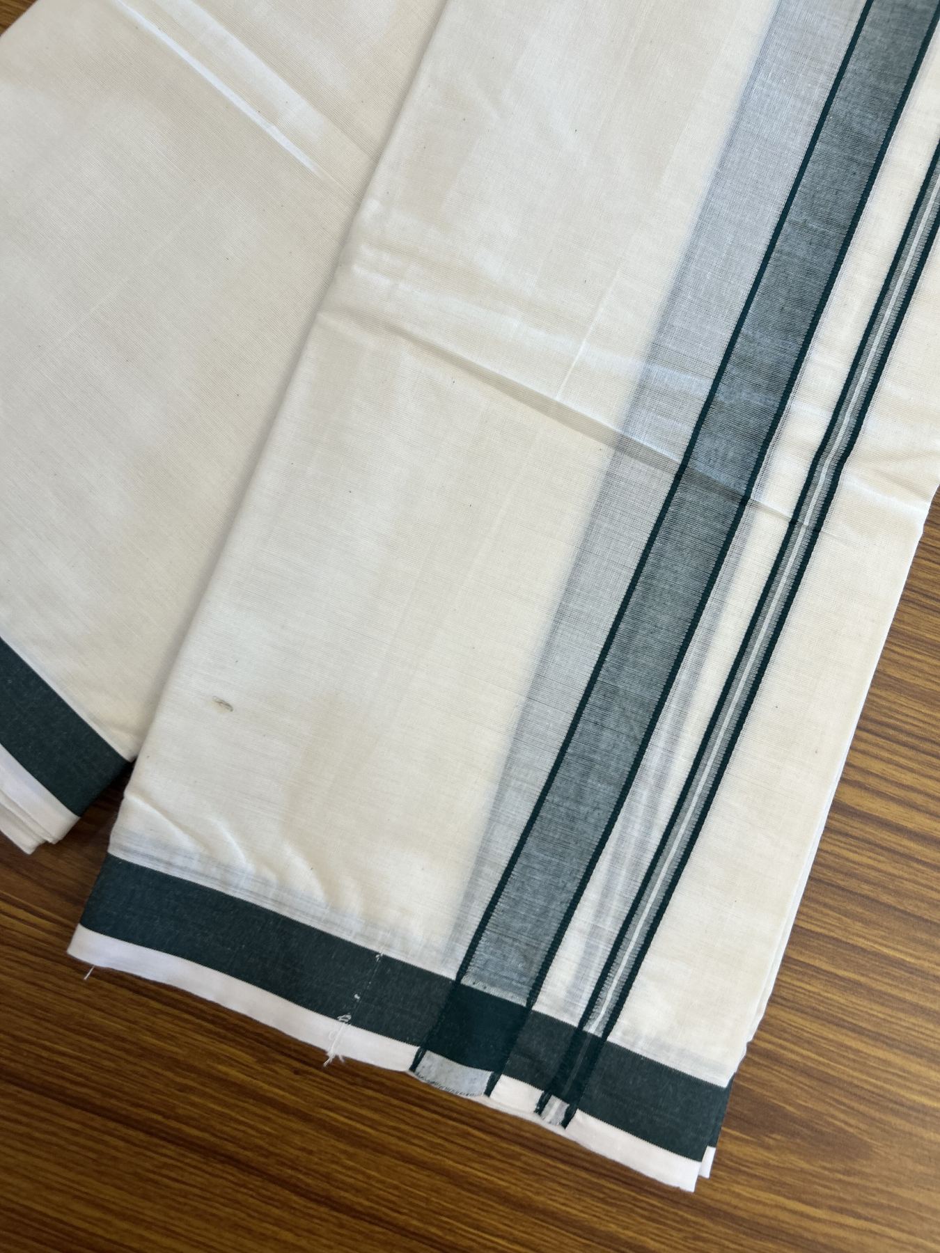 Panchakacham Dhoti - 20% Discount! Kaitharikada Balaramapuram Cotton Mix - Off White - (Unbleached) 80X90 thread - North Iindian - Attached Gamcha - 9x5 Dhoti - 1 inch Dark Green kara - 11 KK8305 PMC