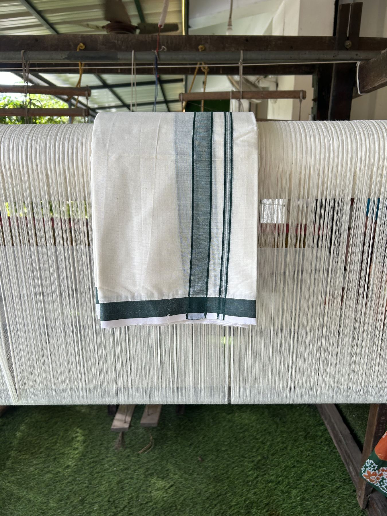 Panchakacham Dhoti - 20% Discount! Kaitharikada Balaramapuram Cotton Mix - Off White - (Unbleached) 80X90 thread - North Iindian - Attached Gamcha - 9x5 Dhoti - 1 inch Dark Green kara - 11 KK8305 PMC