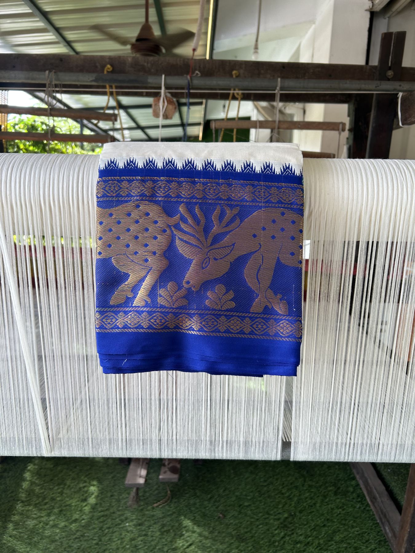 Panchakacham Dhoti - 20% Discount! Kaitharikada Balaramapuram Cotton Mix - Off White - (Unbleached) 80X90 thread - North Iindian - Attached Gamcha - 9x5 Dhoti - 3.75 inch Gold kasav Blue & Green kara - 7 KK8305 PMC