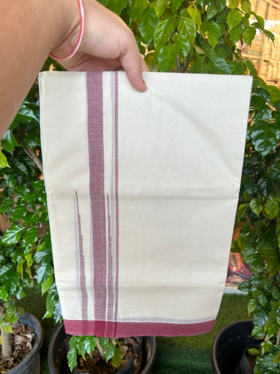 20% DISCOUNT! KaithariKada Balaramapuram 100% Cotton OFF WHITE Double (Unbleached) Mundu/Dhoti-100x80 - 1.75 inch Puliyilakkara Maroon shaded Big Chutty kara 4 mtr (8.5 muzham) - 131KK5220 THI