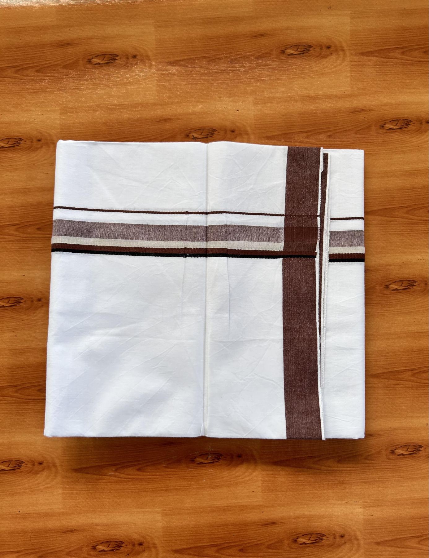Single Mundu/Dhoti  - Pure White - 29% Discount !! KaithariKada Balaramapuram 100% Cotton - Twisted 60s Thread -1 Inch Silver Kasav & Black & Chocolate Brown Kara (2 meter / 4 muzham) - 30 KK5393 GL