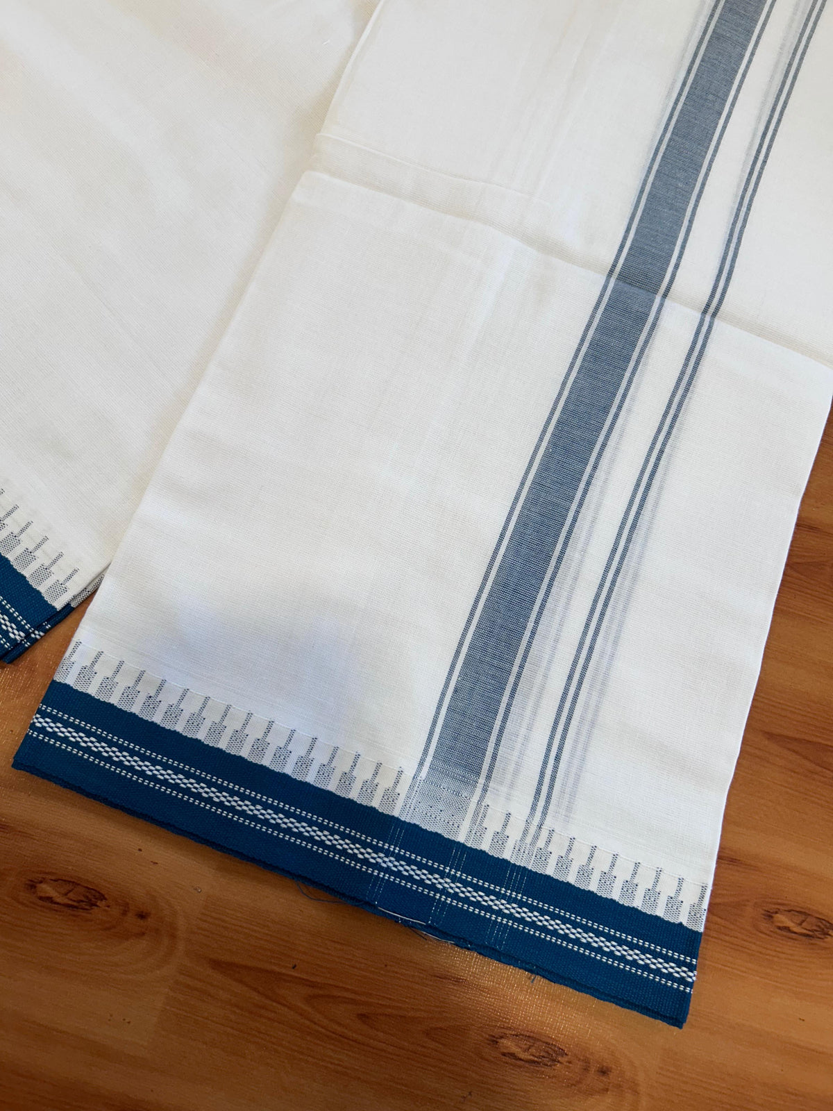 Premium Kathar Type Mercerised Pure Cotton Single Mundu Kaitharikada Special - Kaily / Lungi -  1 inch Peacock Blue Striped kara With White Body Kuppadam Border (2 meter / 4 muzham) - 3 KK8076 MRH
