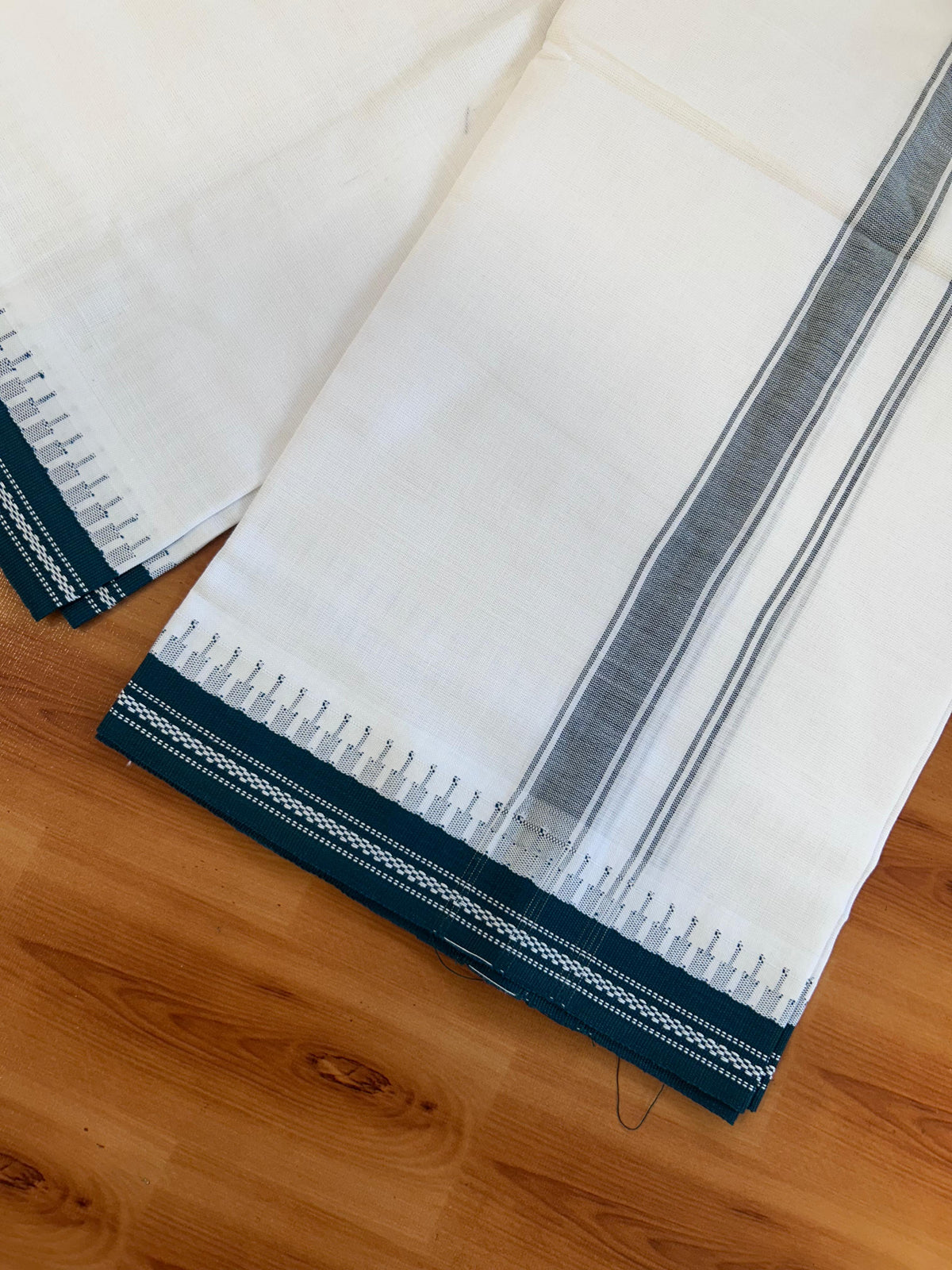 Premium Kathar Type Mercerised Pure Cotton Single Mundu Kaitharikada Special - Kaily / Lungi -  1 inch Peacock Green Striped kara With White Body Kuppadam Border (2 meter / 4 muzham) - 5 KK8076 MRH