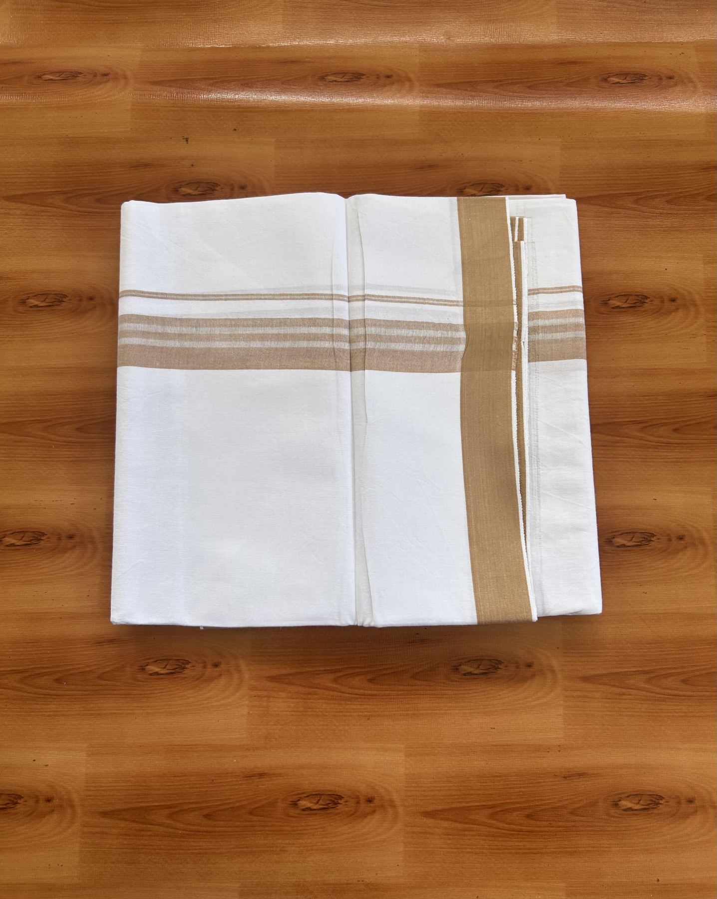 Single Mundu/Dhoti  - Pure White - 29% Discount !! KaithariKada Balaramapuram 100% Cotton - Twisted 60s Thread -1 Inch Silver Kasav & Brownish Peach Shaded Striped Kara (2 meter / 4 muzham) - 38 KK5393 GL