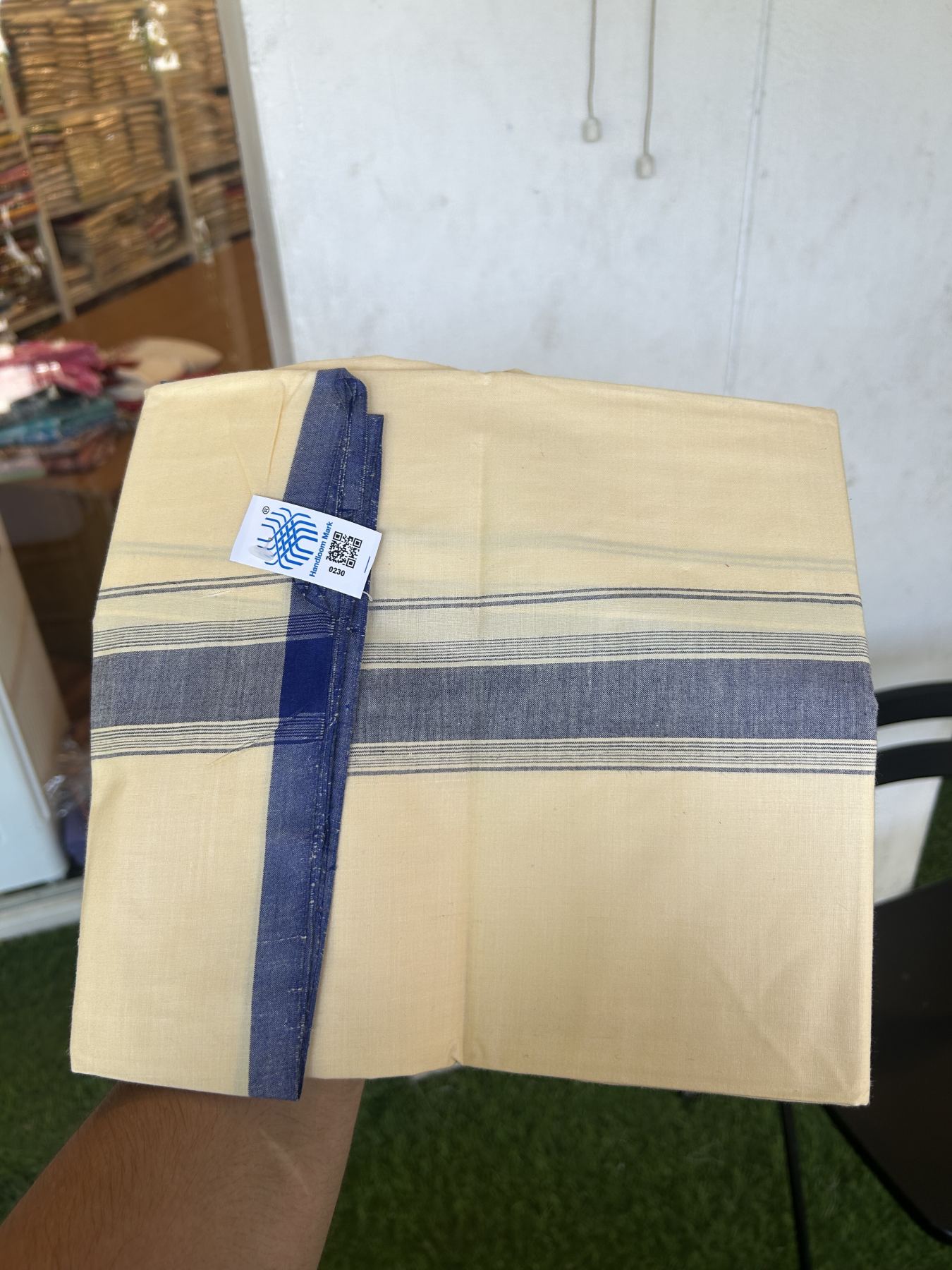 Kannur Kavi Dhoti - KaithariKada Balaramapuram Handloom Single Mundu/Dhoti - 100% Pure Cotton 2/80x2/80s Thread - Kannur Light Yellow colour Body 2 inch Blue Striped Kara - 8 KK5333 KAL