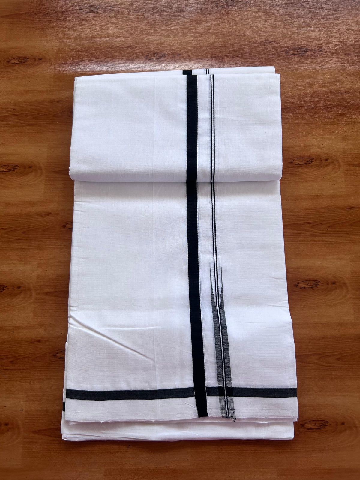 25% Discount!! New Ultra Pure White Thread Handloom - Kerala Handloom - 100% Mercerised Cotton Double Mundu/Dhoti - 120 twisted warp x 100s weft - 1 cm Puliyilakkara Black Chutty kara 3.80 mtr (8 Muzham) - 1 KK5502 REA